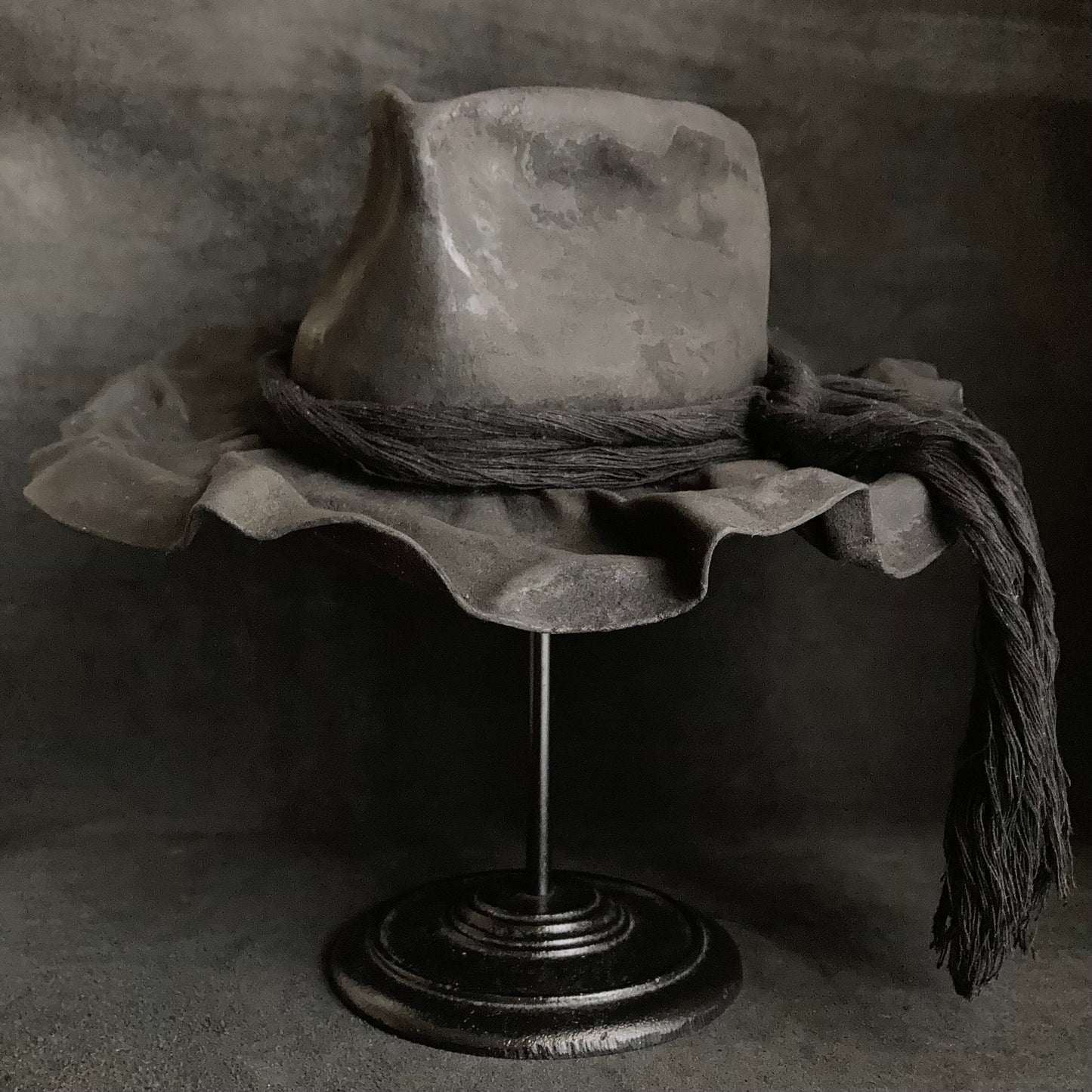 Charcoal wrinkle brim crush hat