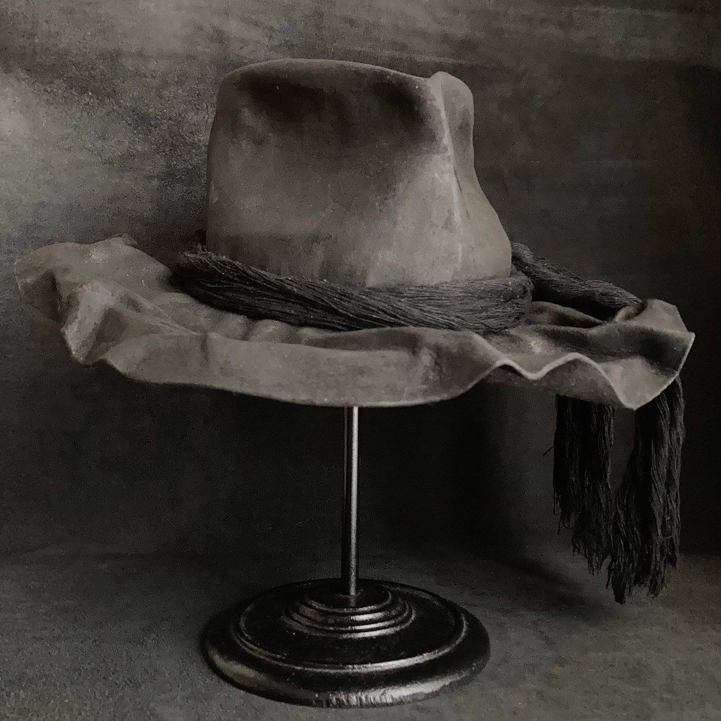 Charcoal wrinkle brim crush hat