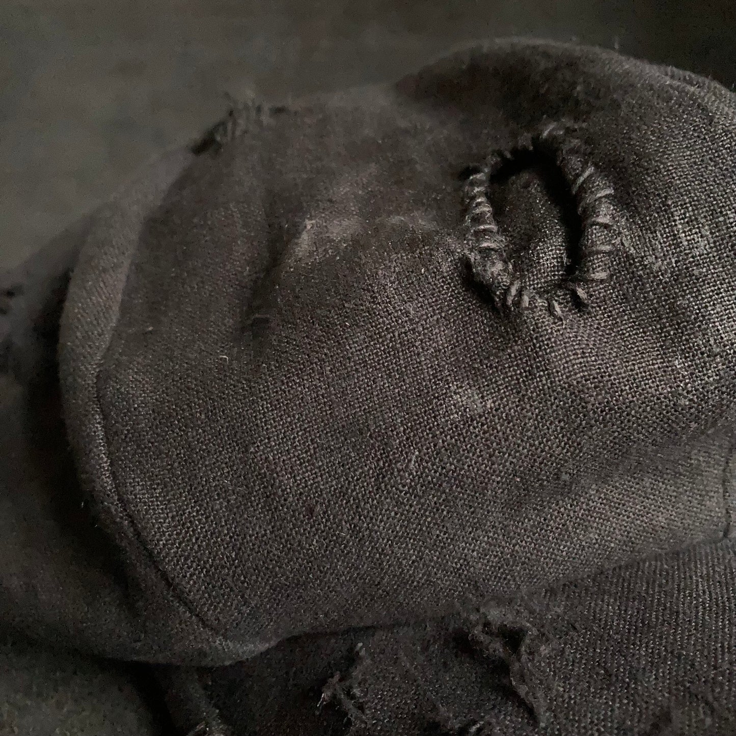 Big volume black linen damage  casquette (brim core)