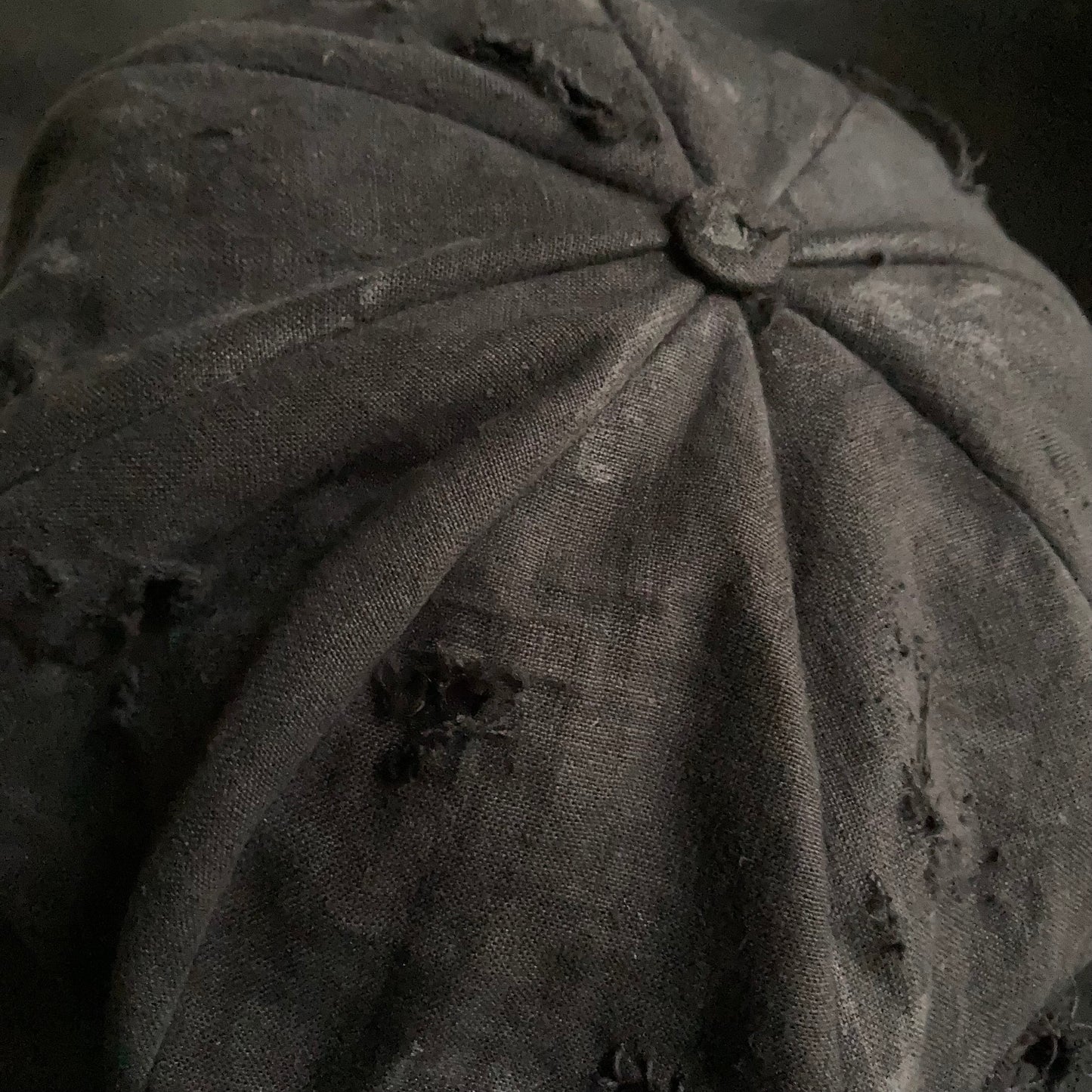 Big volume black linen damage  casquette (brim core)