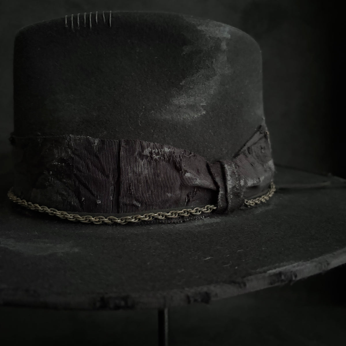 Patina damage black fedora hat (western weight)