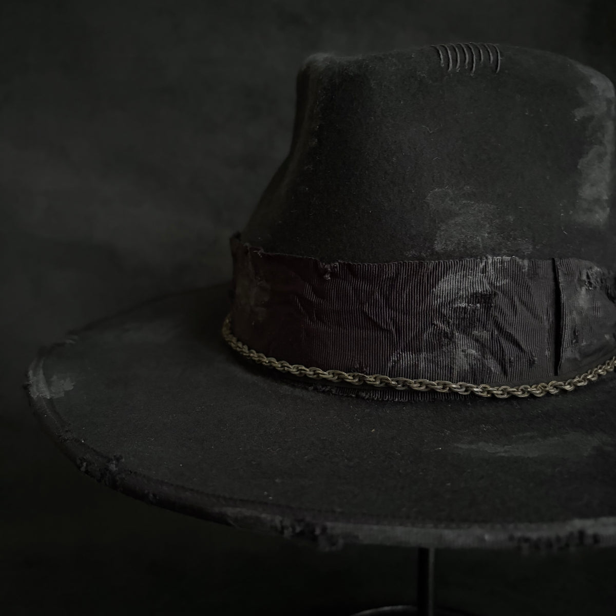 Patina damage black fedora hat (western weight)