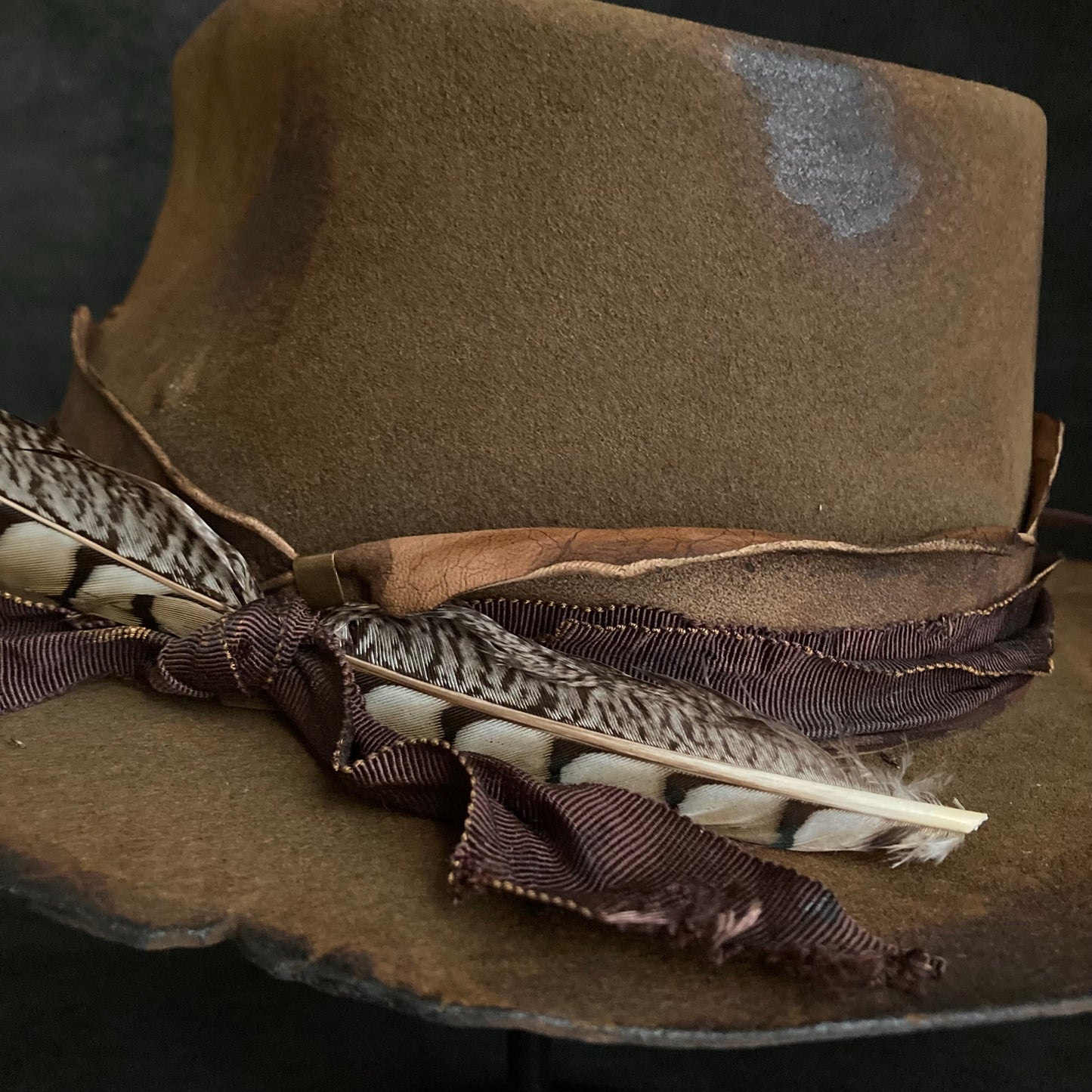 Dirt mind feather fedora hat