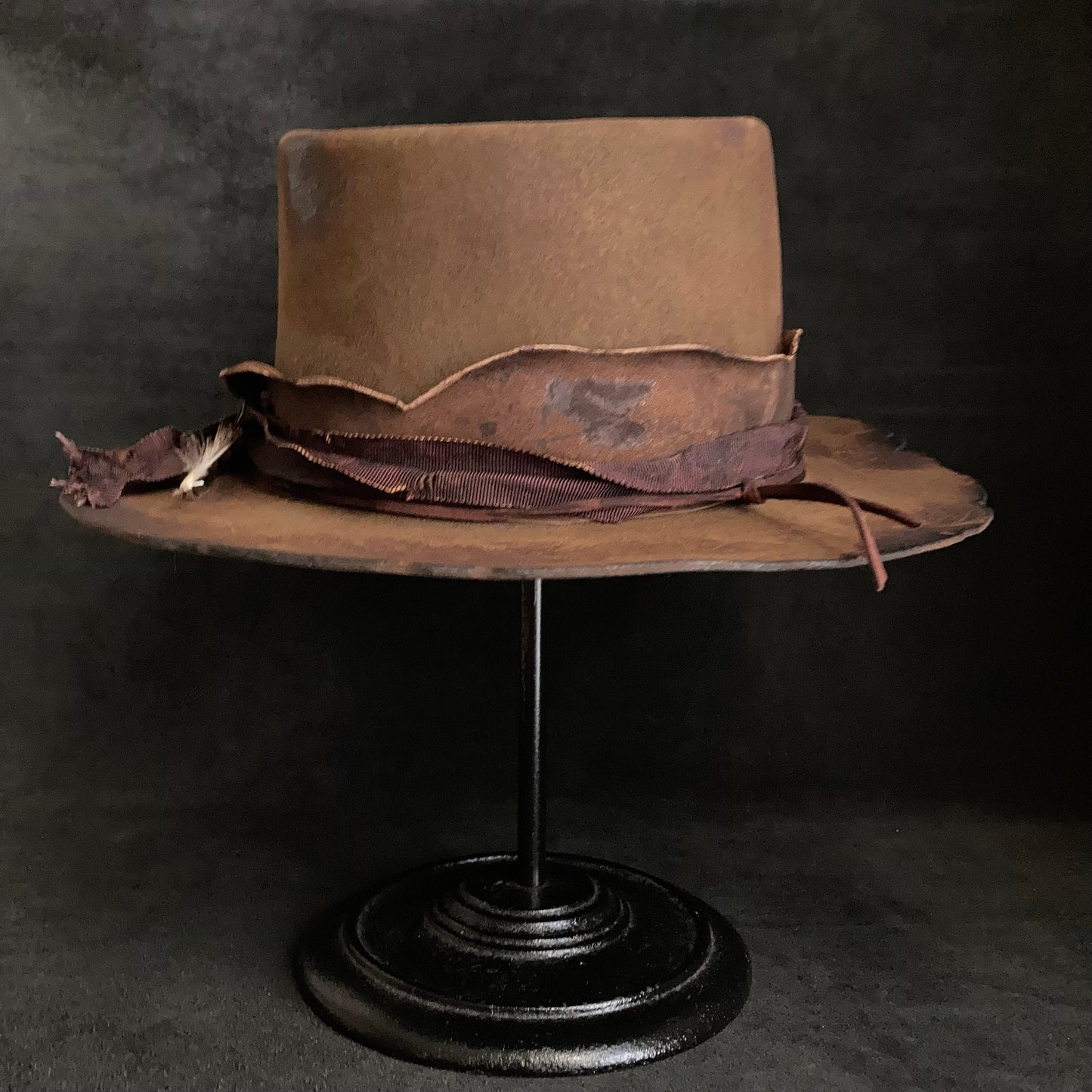 Dirt mind feather fedora hat