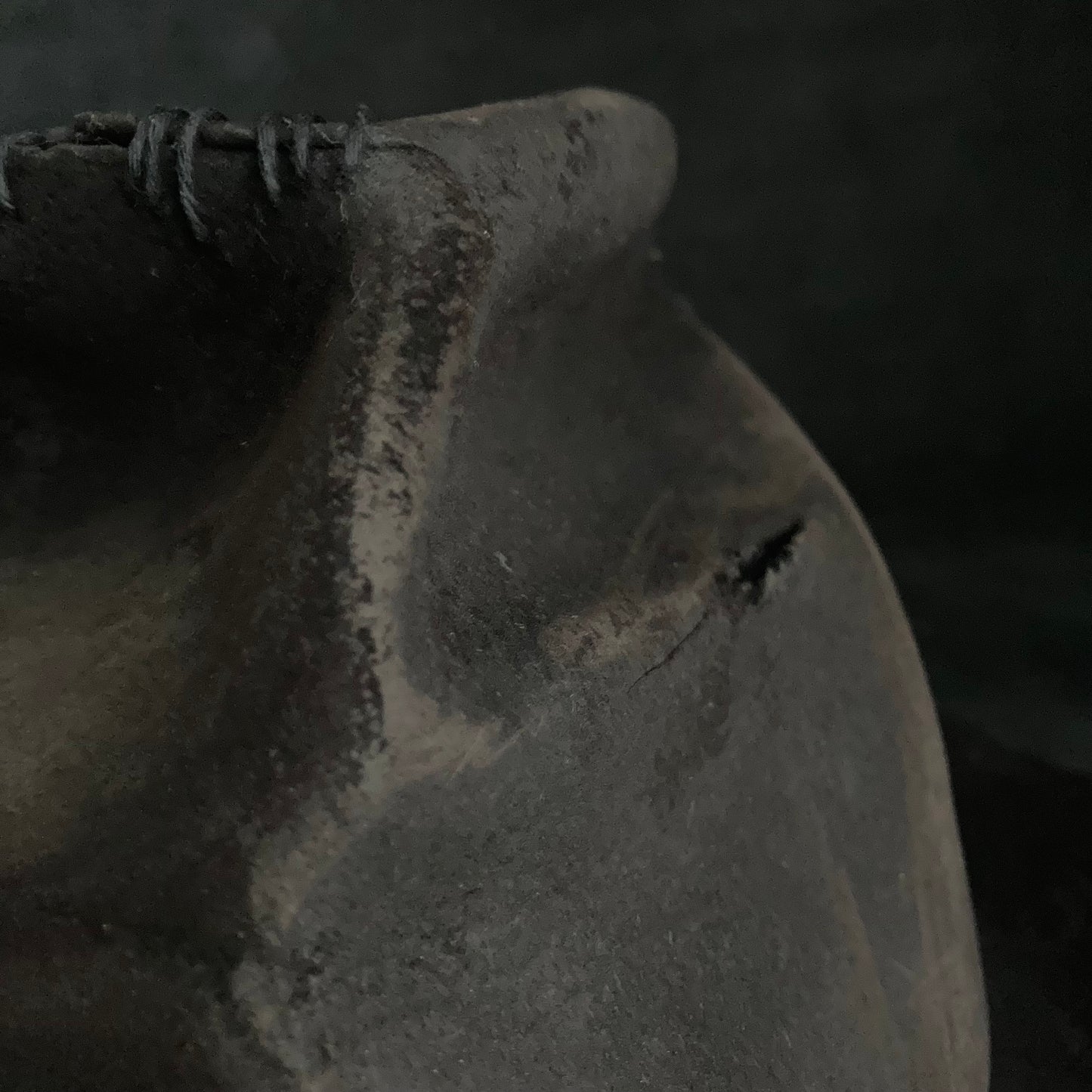 Hand shape crushed hi-fedora hat