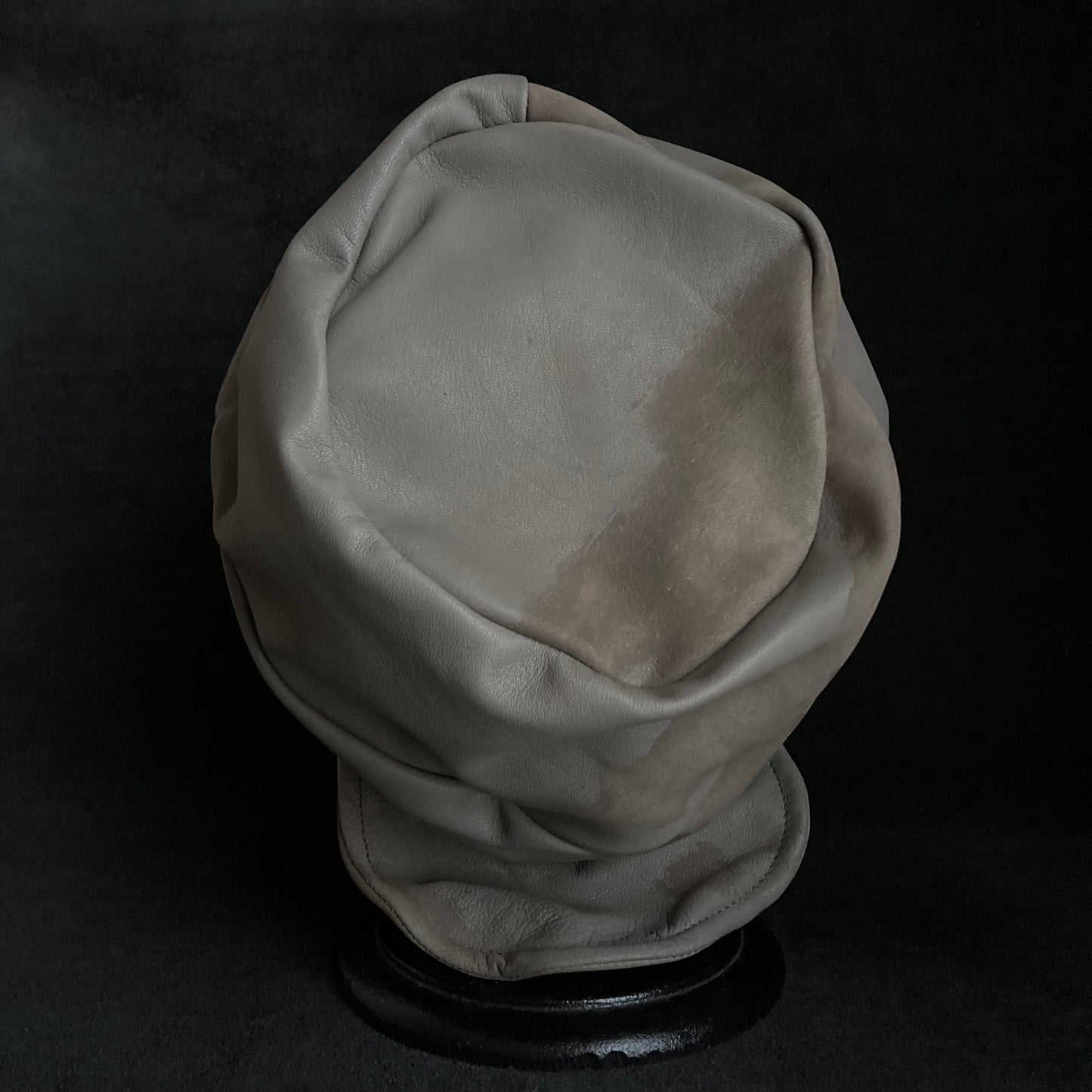 Marks of scratches light gray leather turn cap