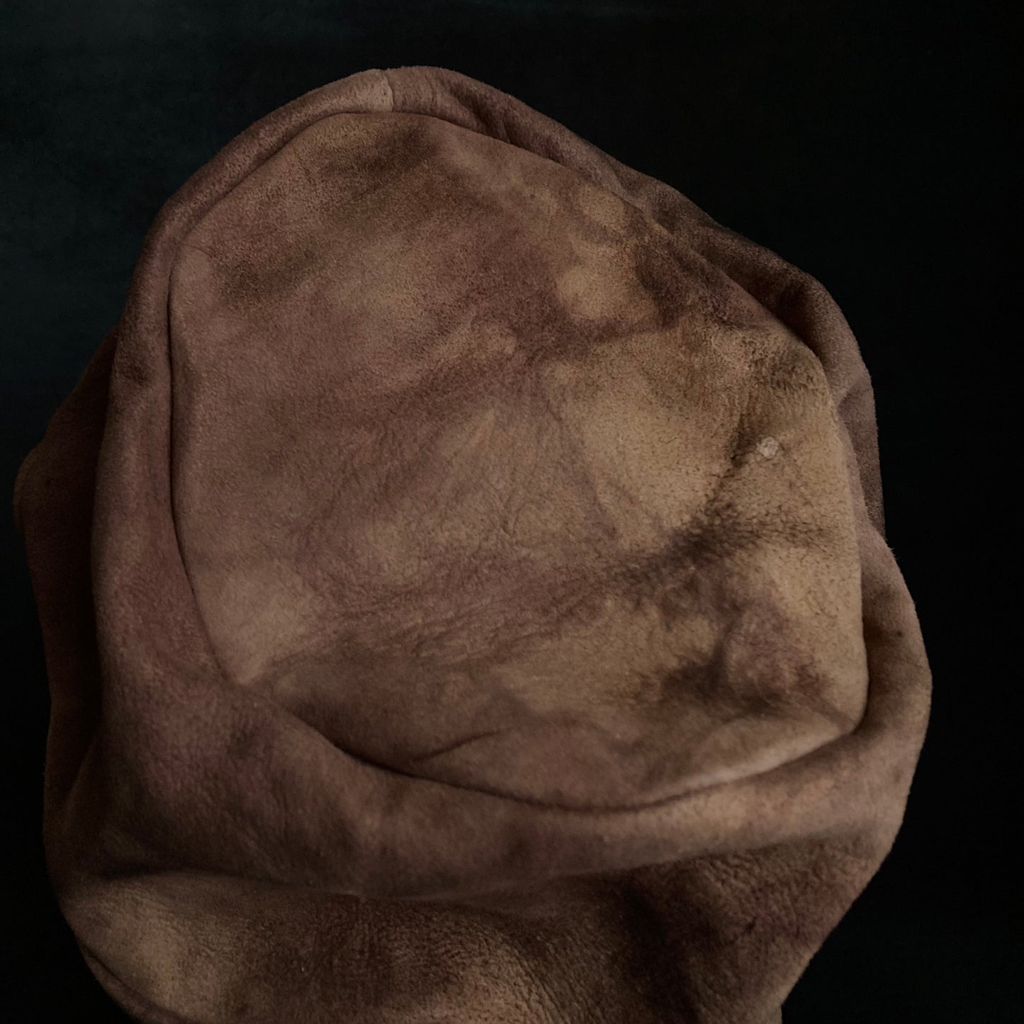 Burned uneven dyeing brown leather turn cap