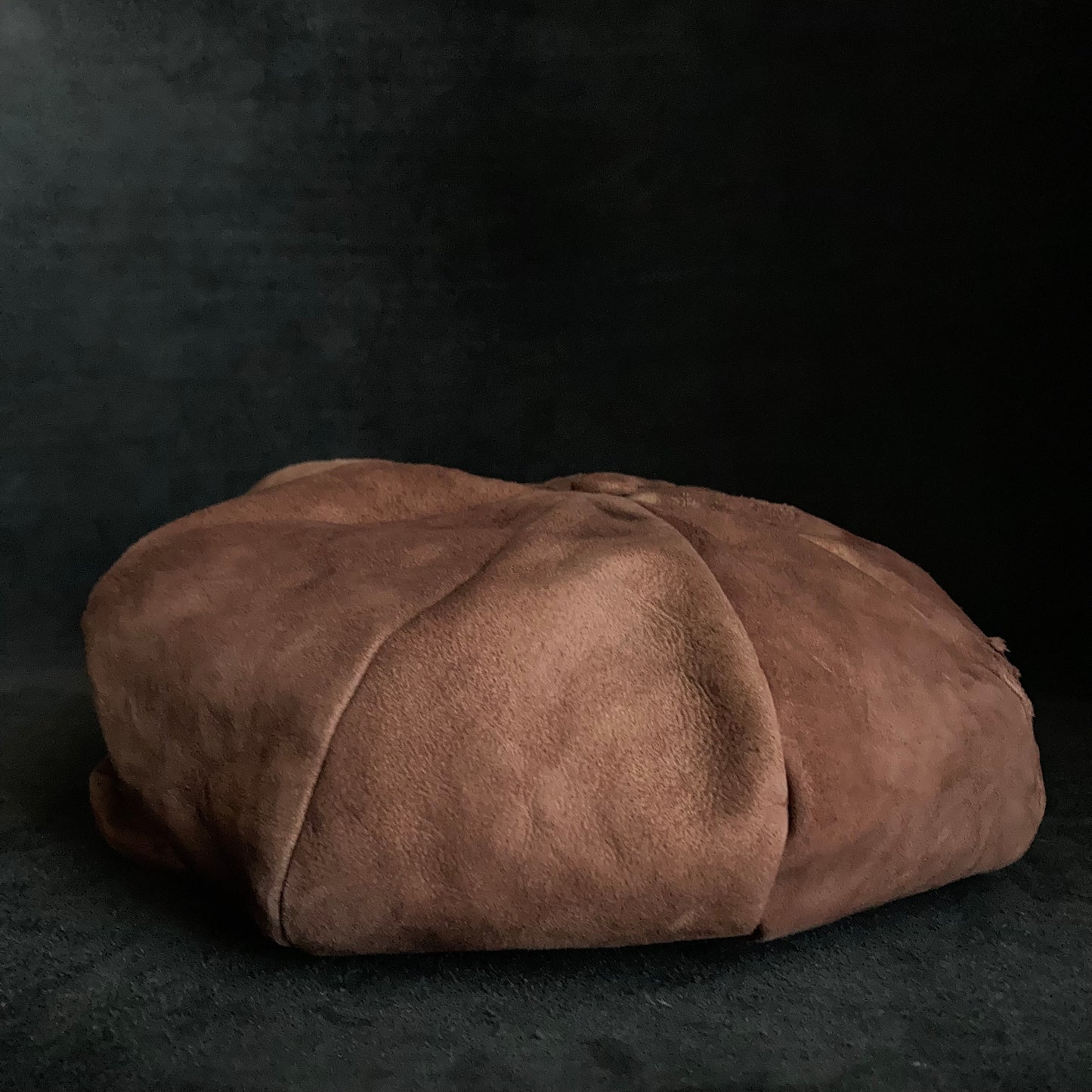 Burned uneven dyeing brown leather big casquette