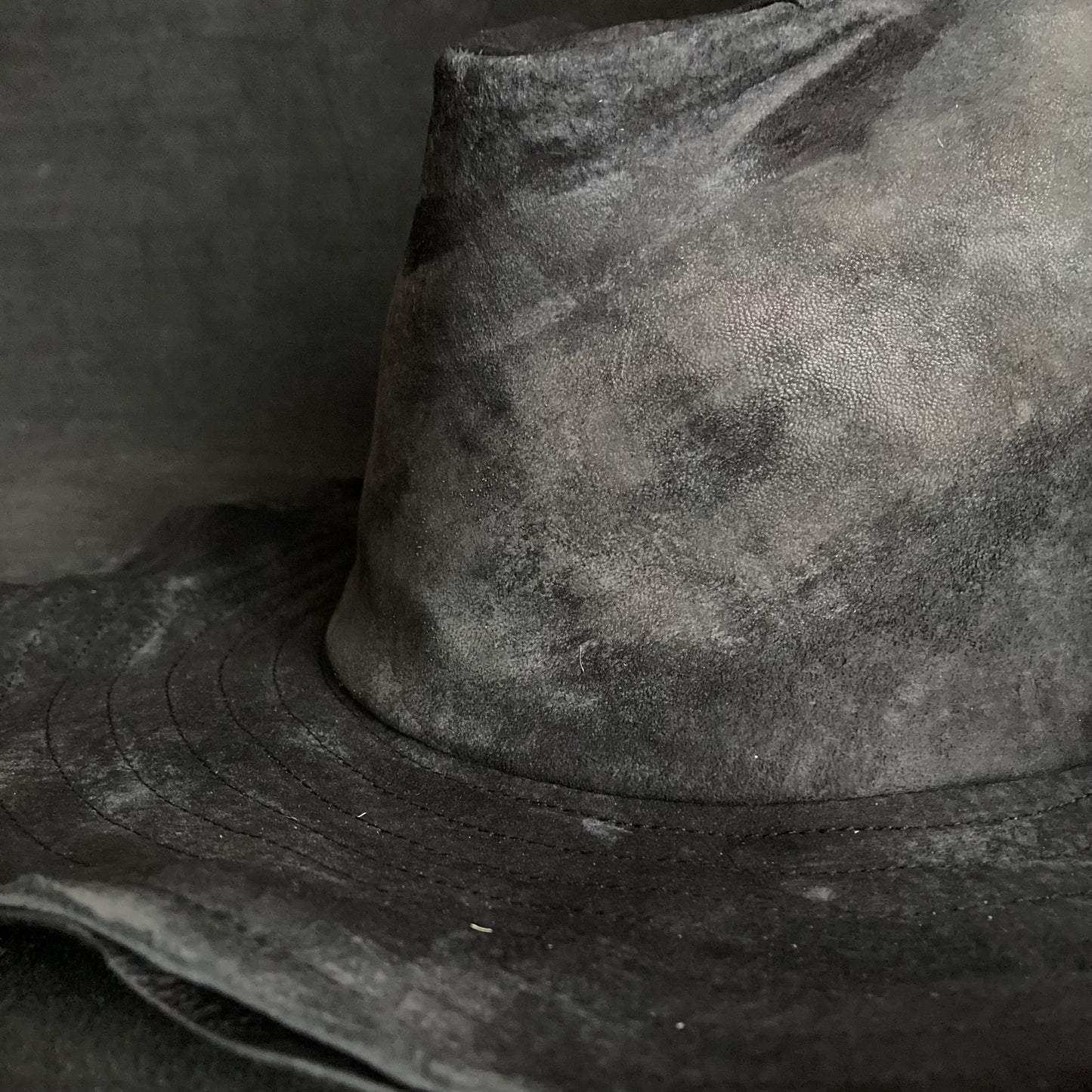 Shadow back leather fedora hat