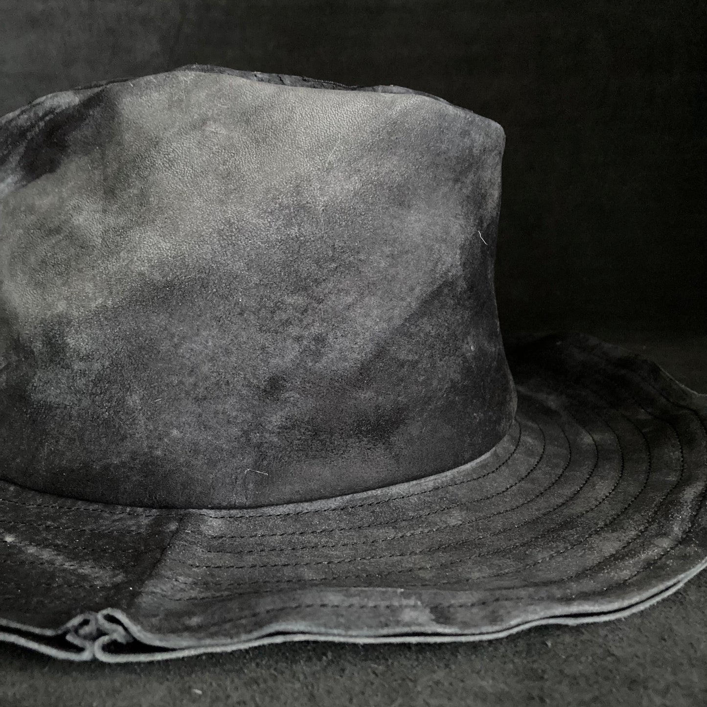 Shadow back leather fedora hat