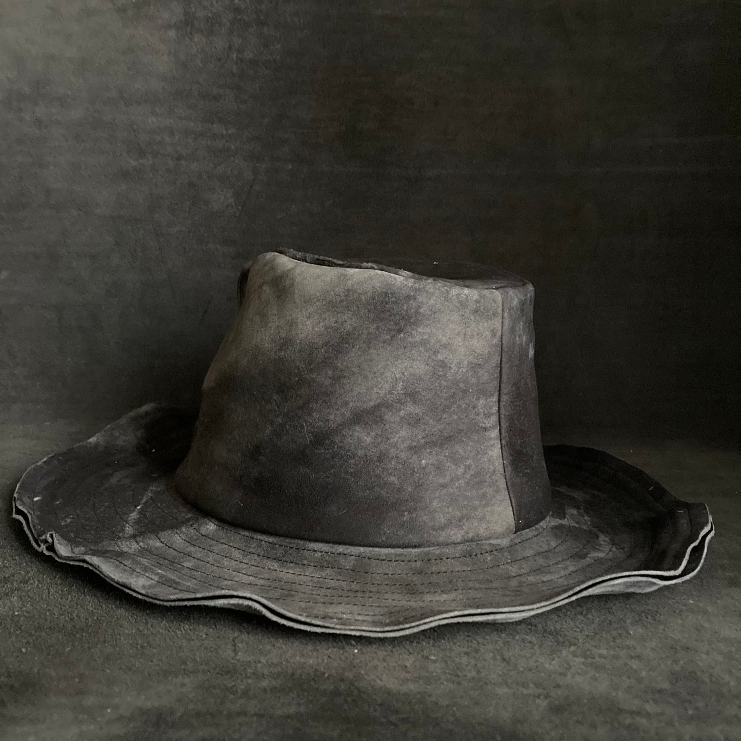 Shadow back leather fedora hat