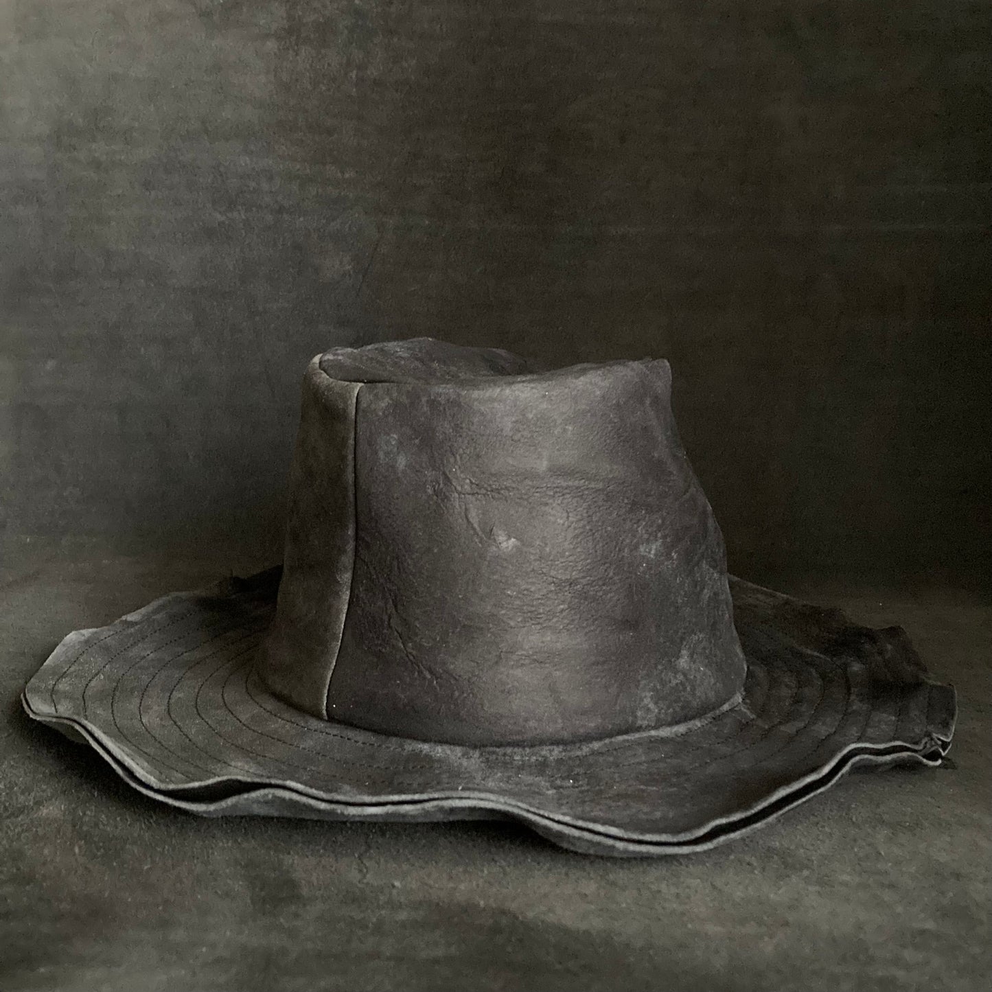 Shadow back leather fedora hat