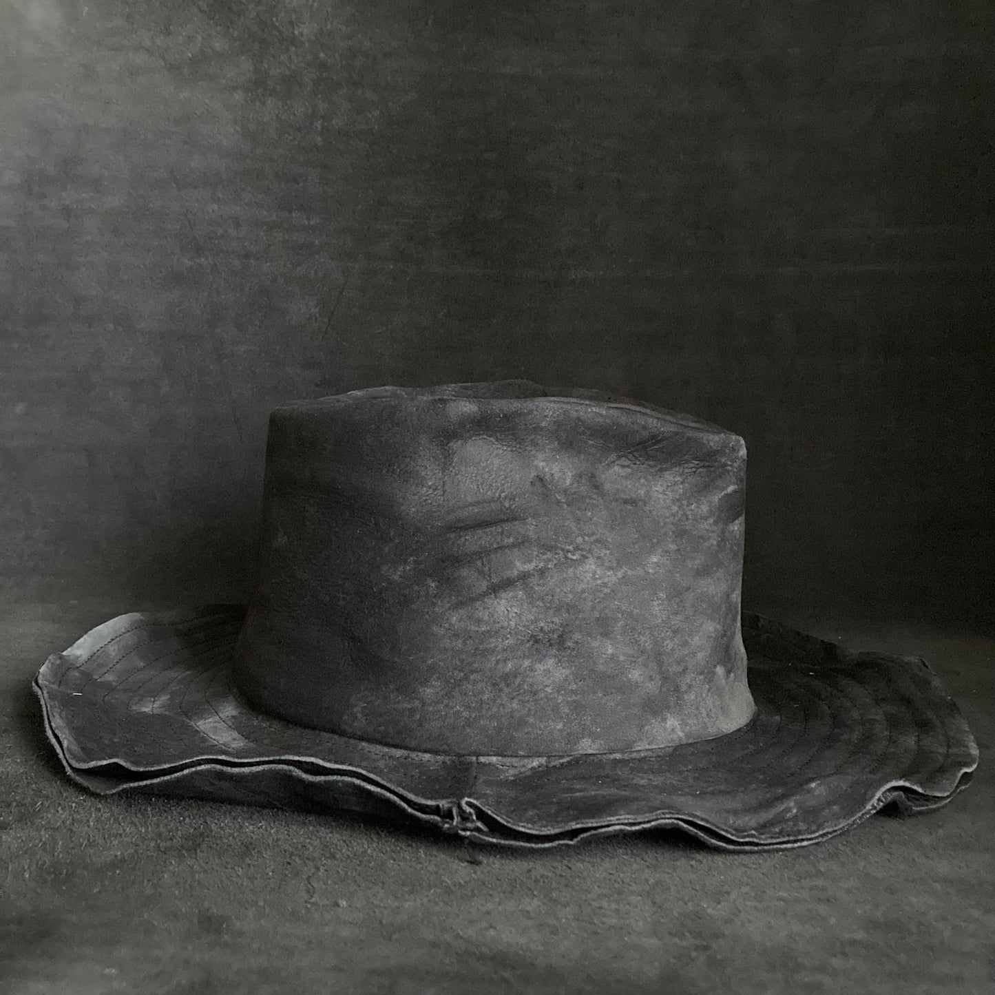 Shadow back leather fedora hat