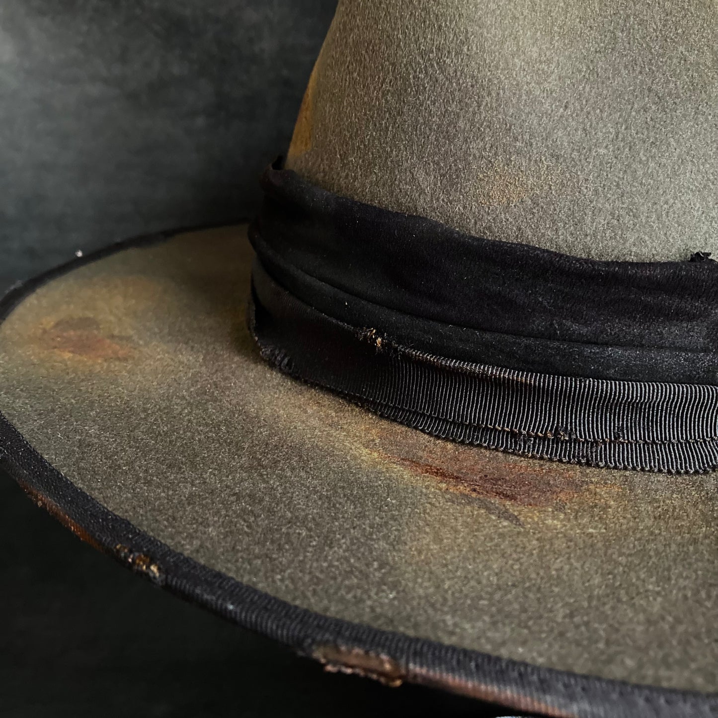 Damage quiet gray fedora hat