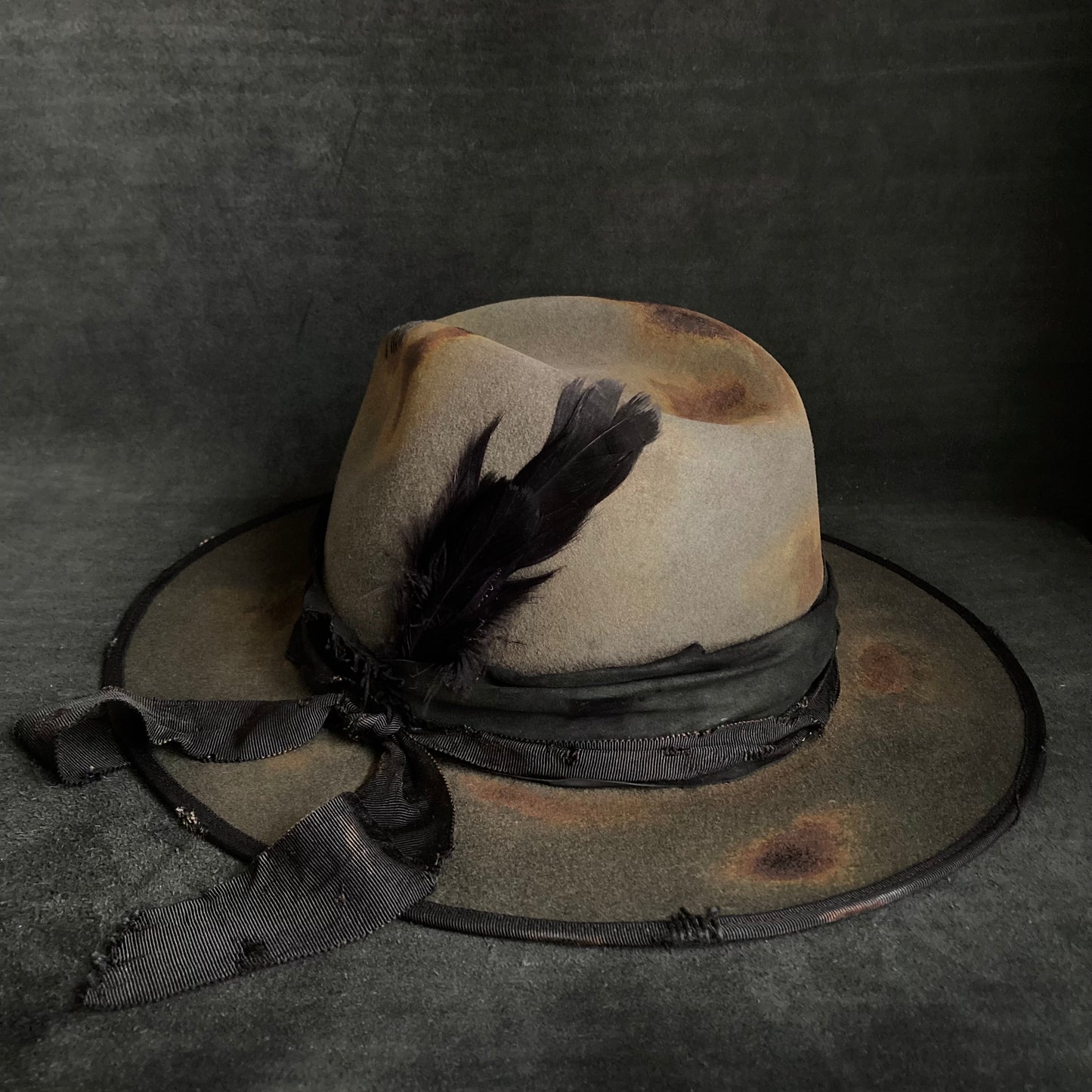 Damage quiet gray fedora hat