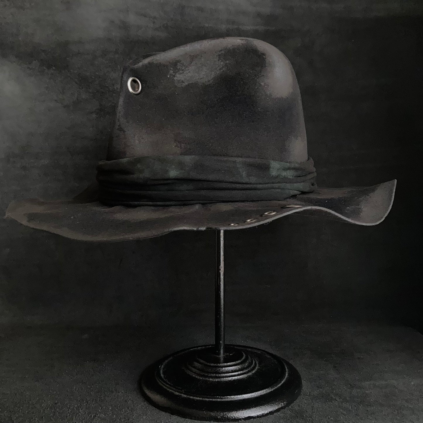 Eyelet burned black rabbit fedora hat
