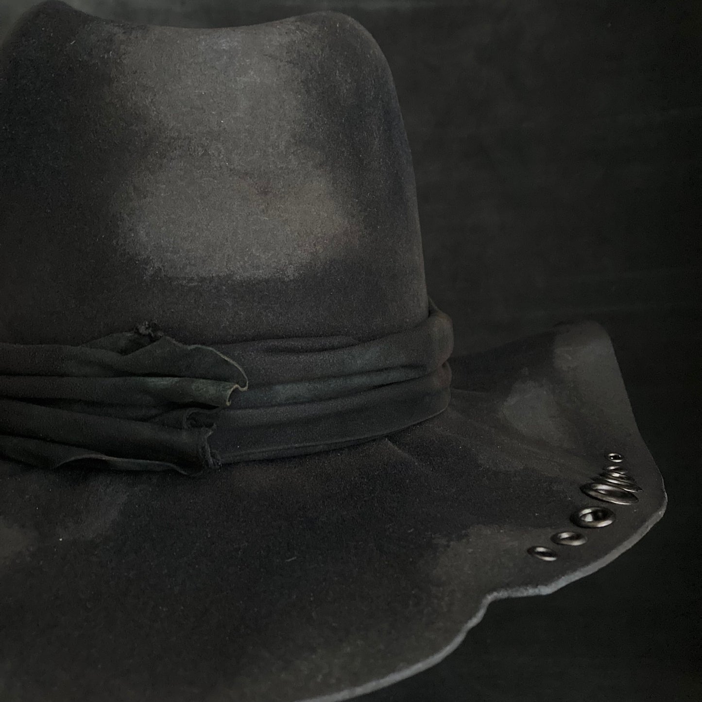 Eyelet burned black rabbit fedora hat