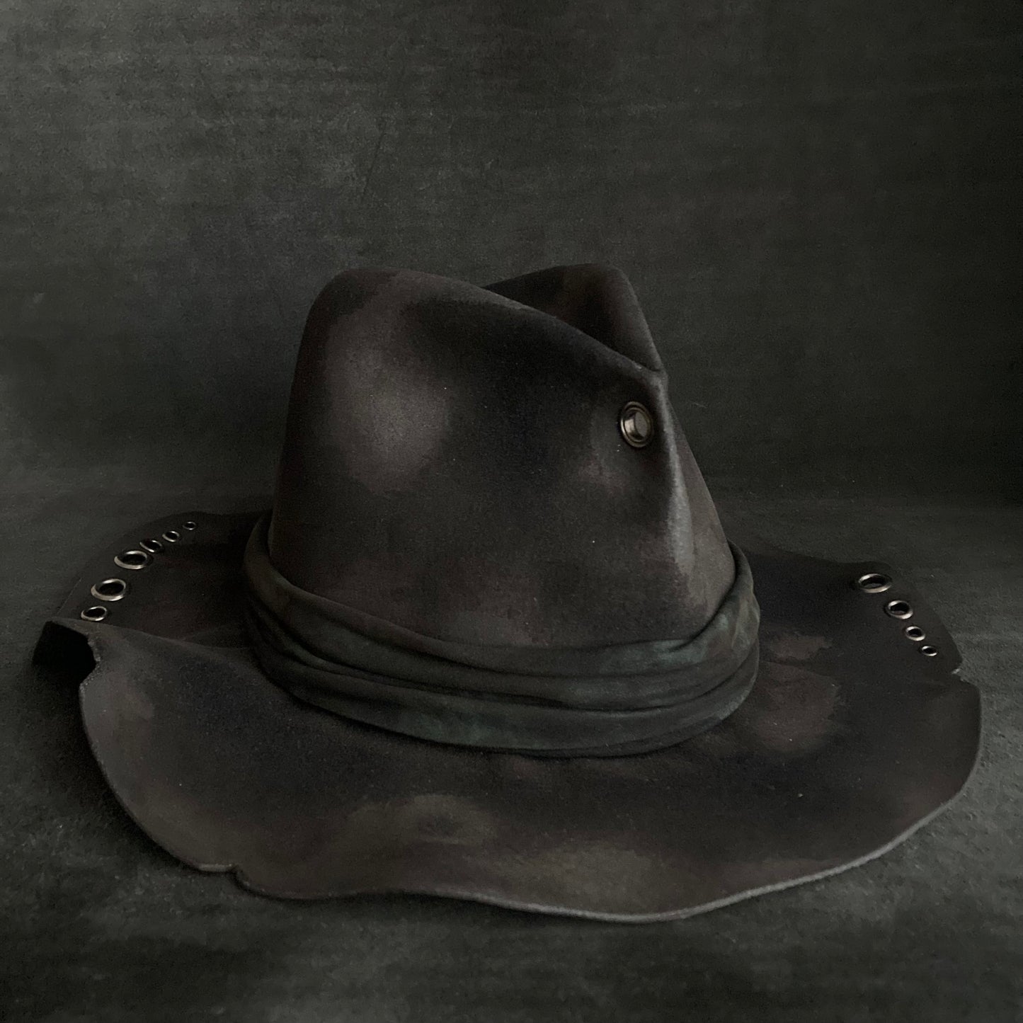 Eyelet burned black rabbit fedora hat