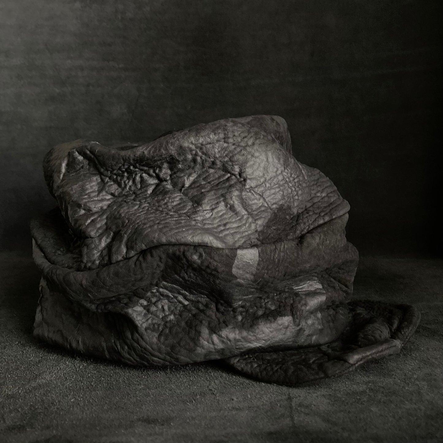 Grain sheepskin leather turn cap