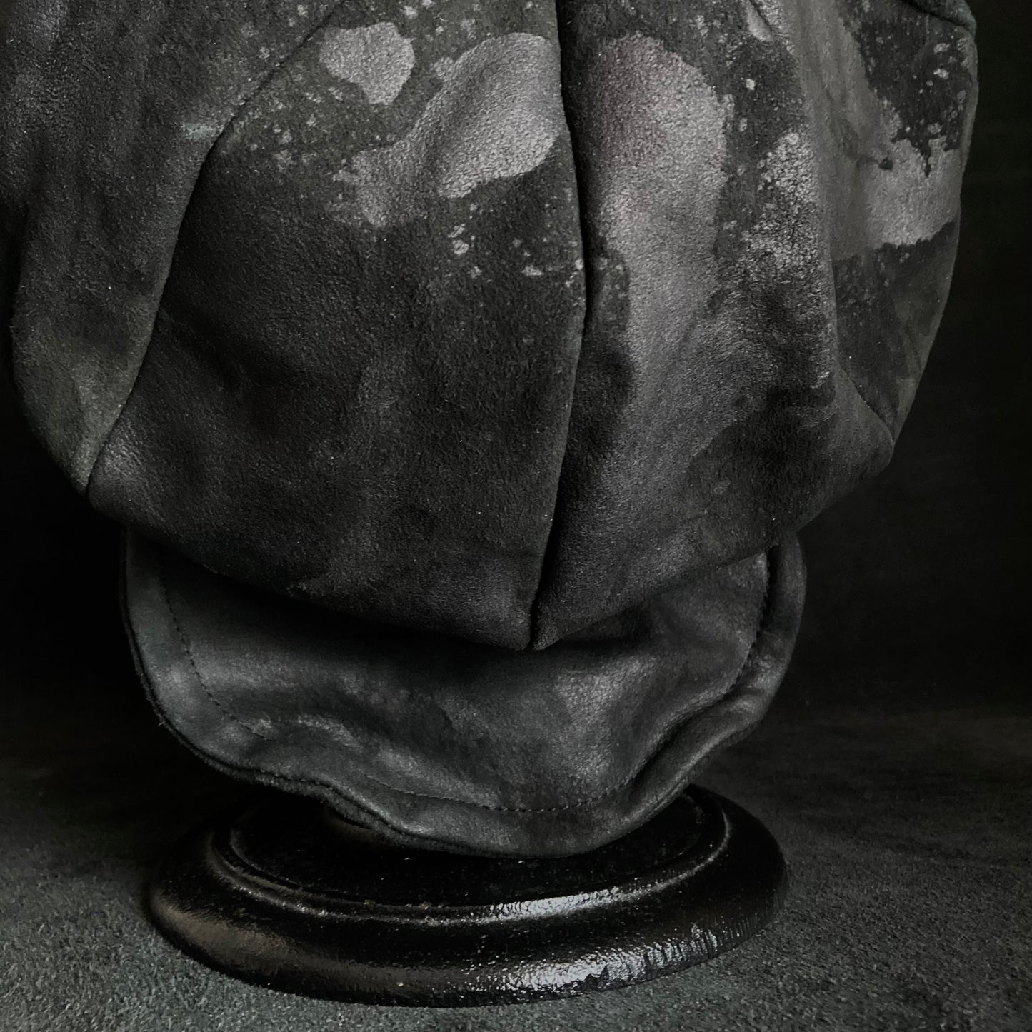 Black  bleached solid casquette