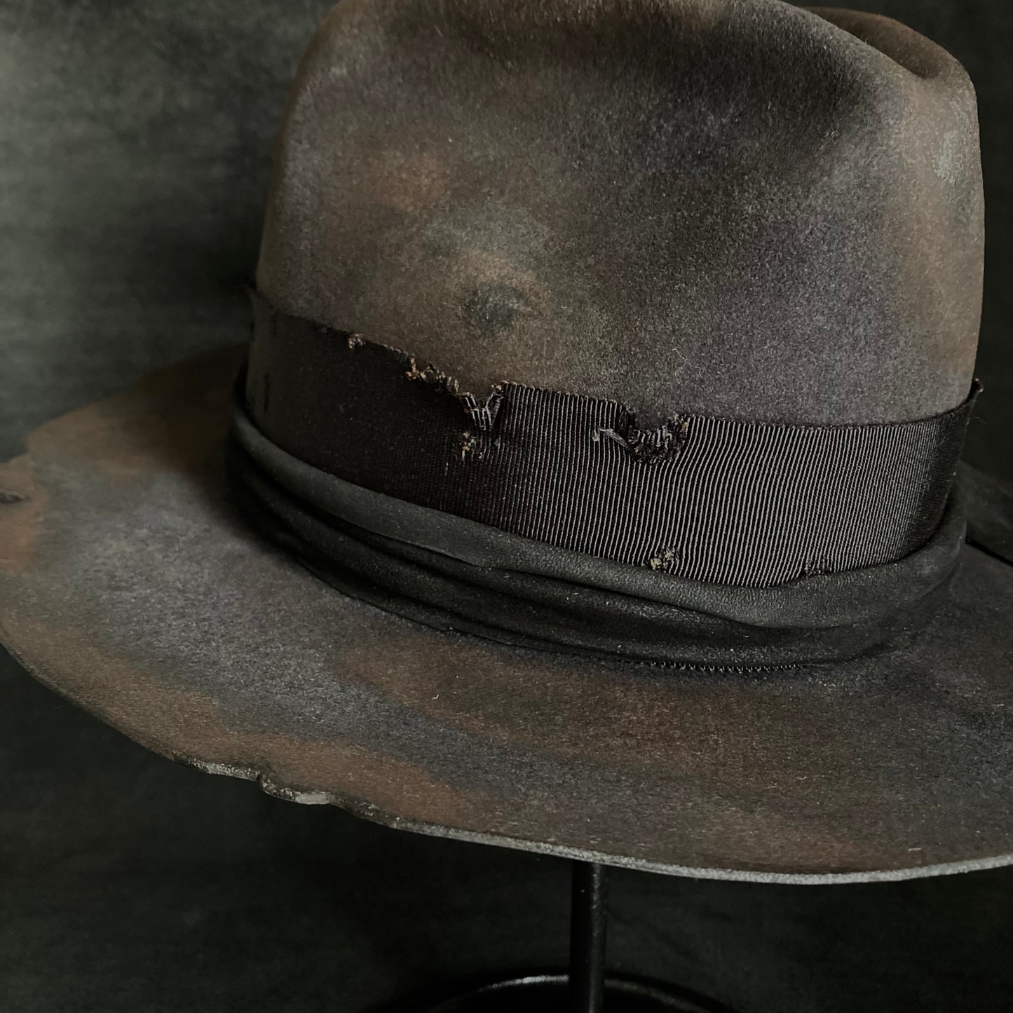 Burnt dark gray rabbit feather fedora hat