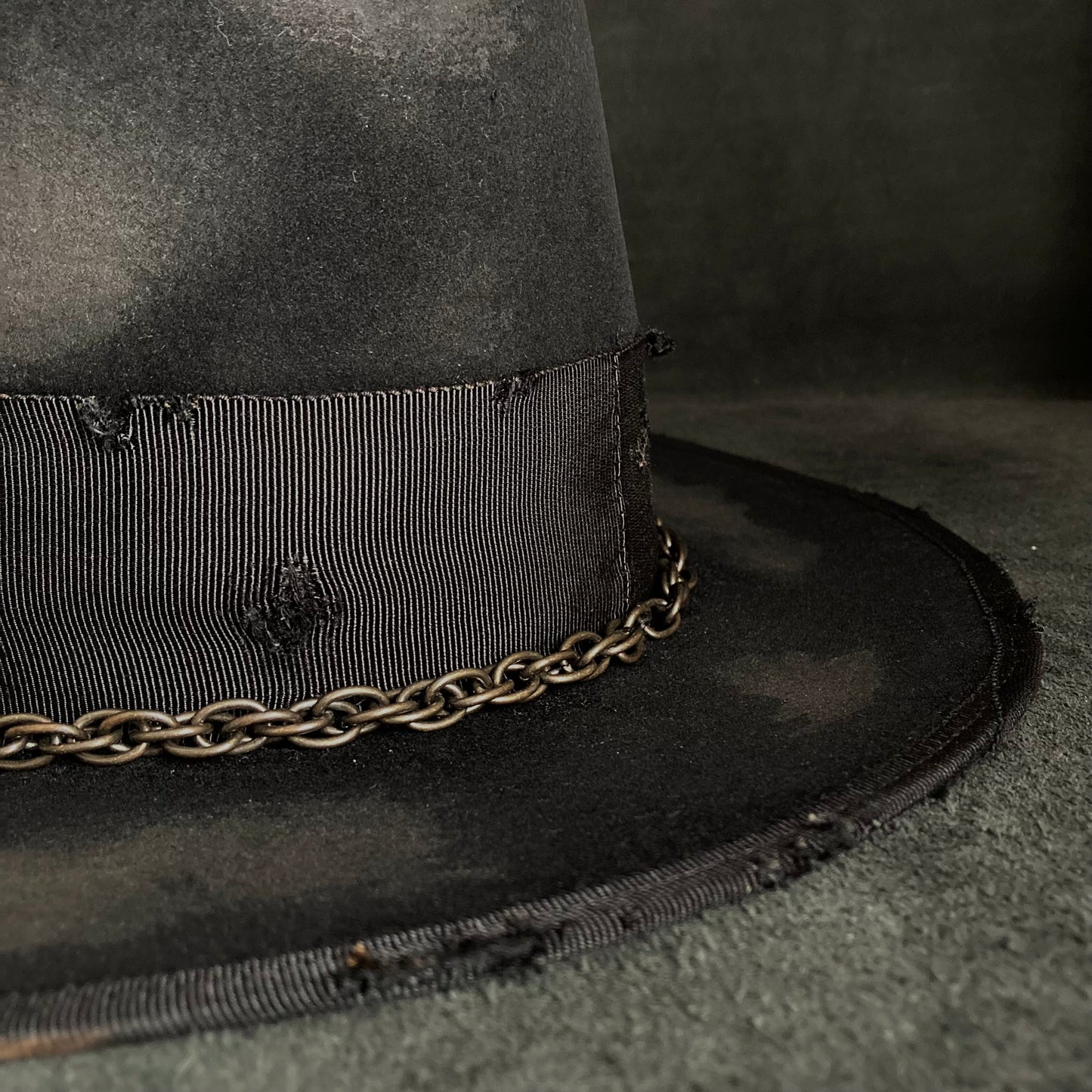 Eyelet burned hi-fedora hat
