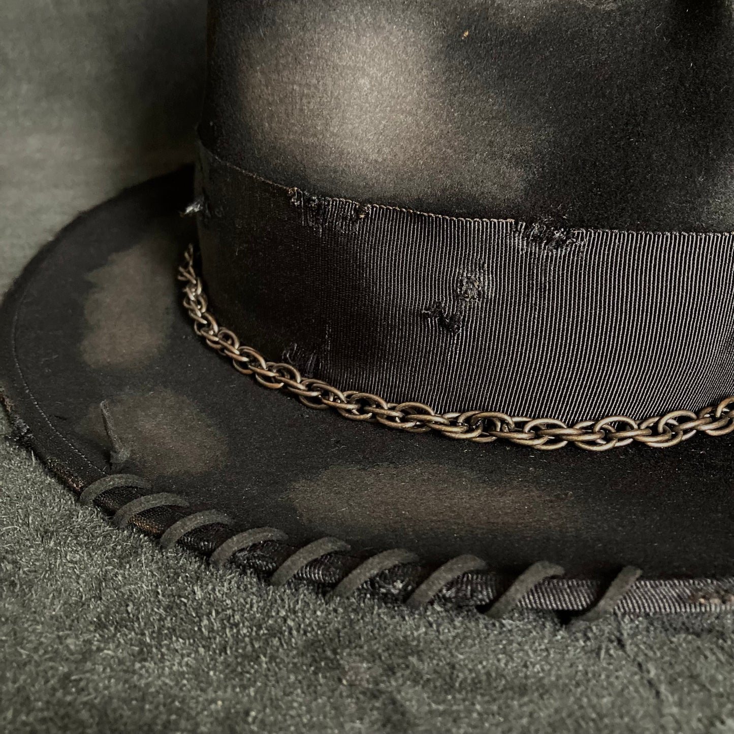 Eyelet burned hi-fedora hat