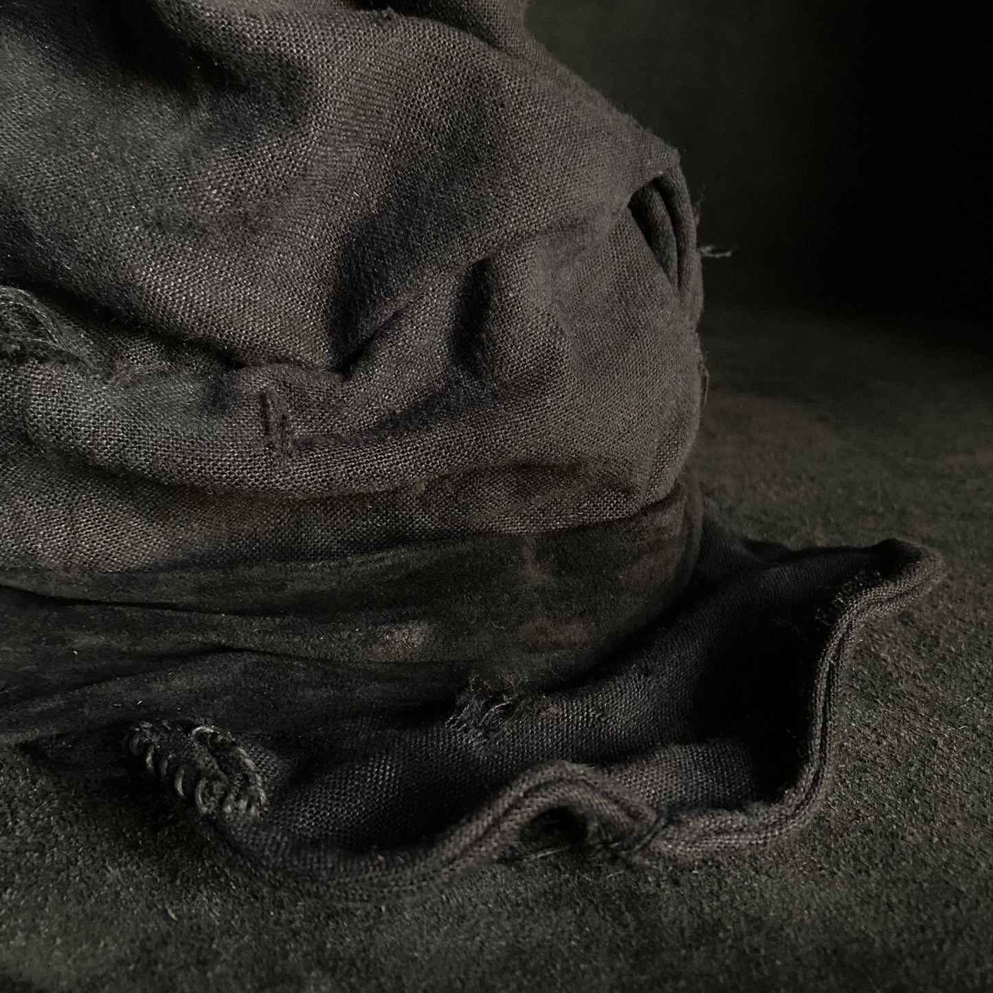 Black linen damage martial turn cap