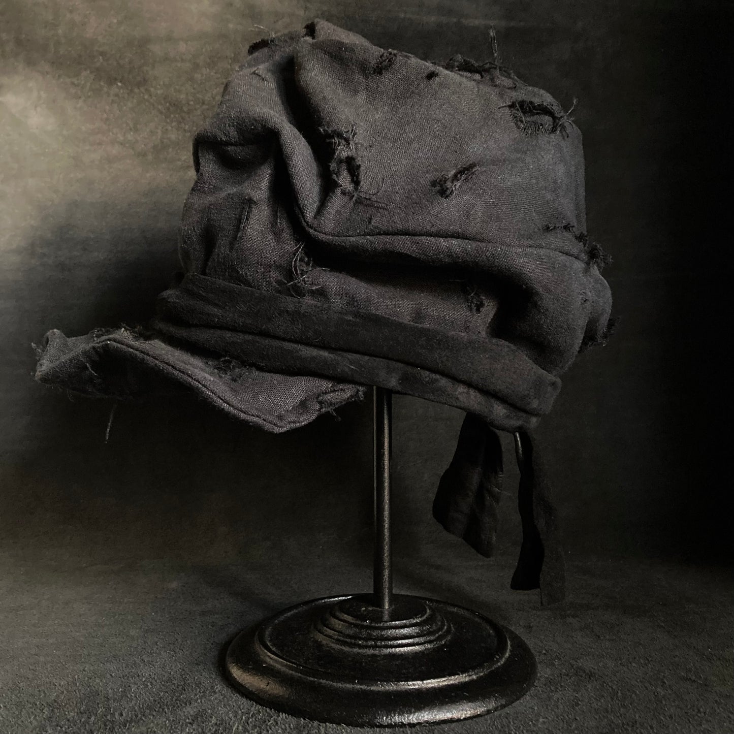 Black linen damage martial turn cap