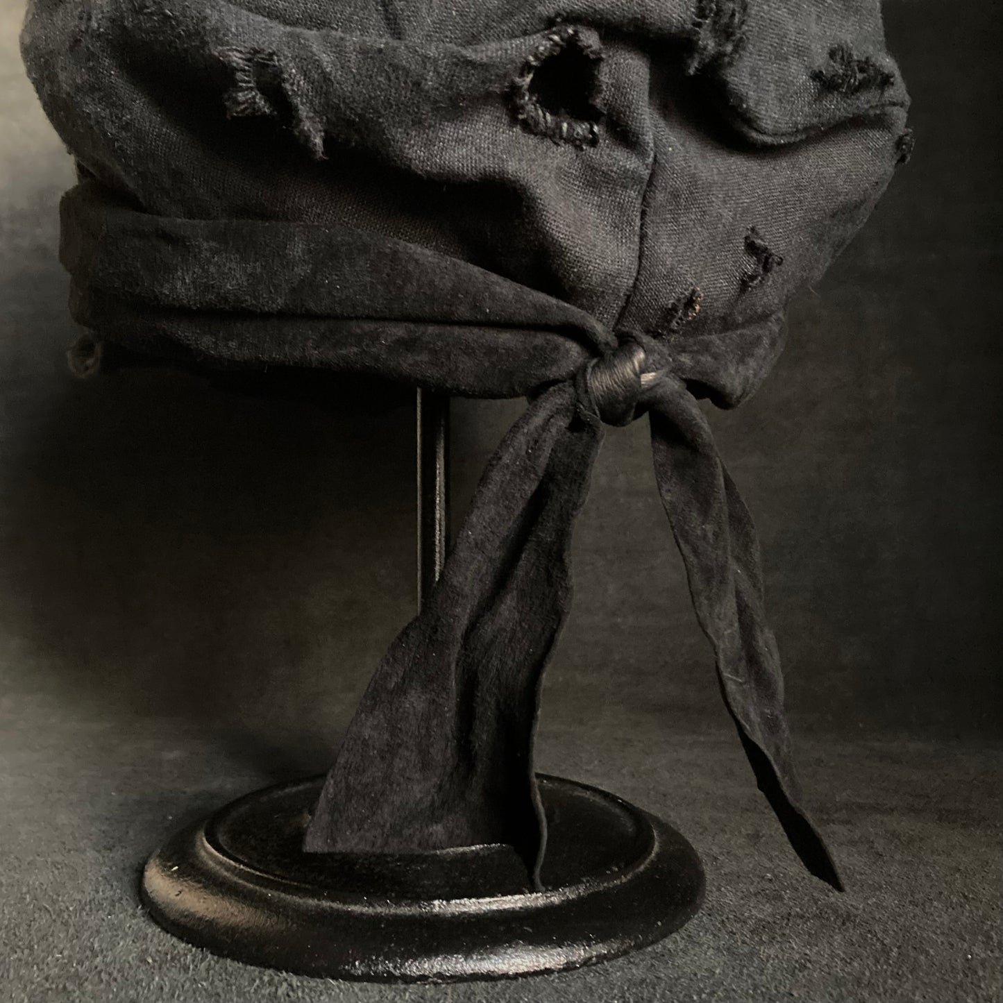 Black linen damage martial turn cap