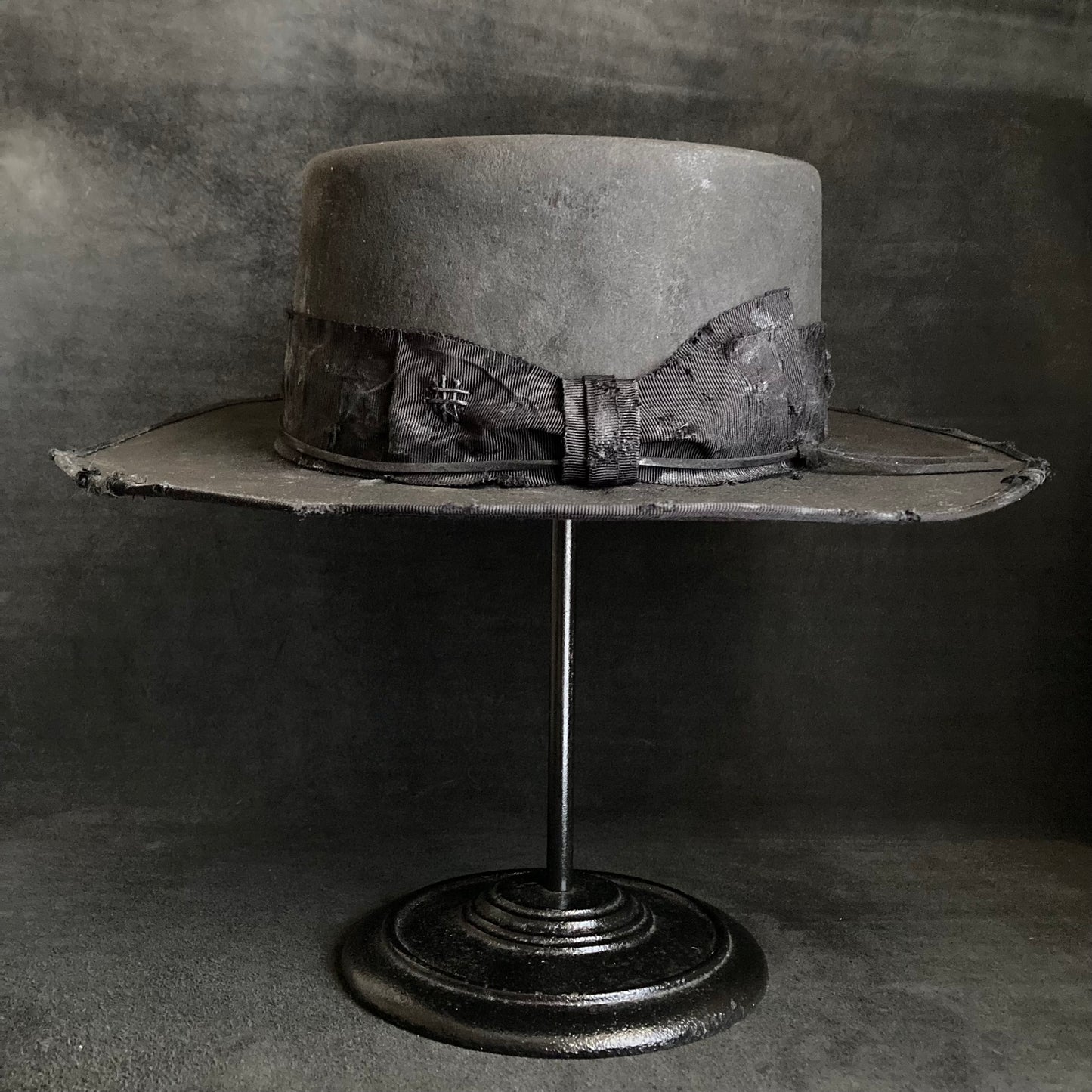 Charcoal damage grosgrain pork pie hat