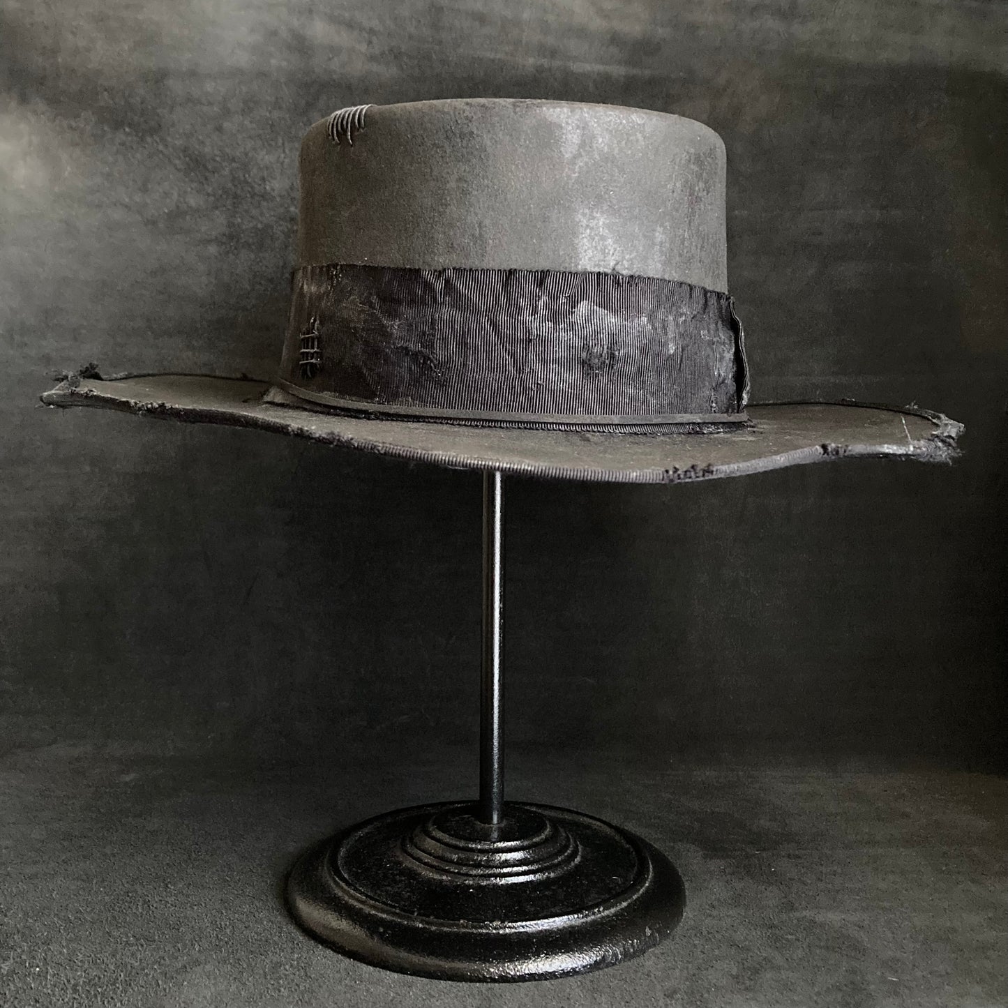 Charcoal damage grosgrain pork pie hat