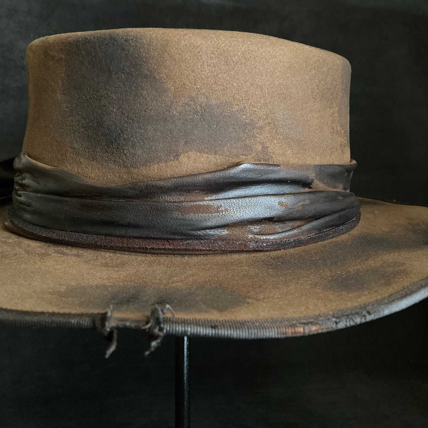 Burned dark camel flat hat