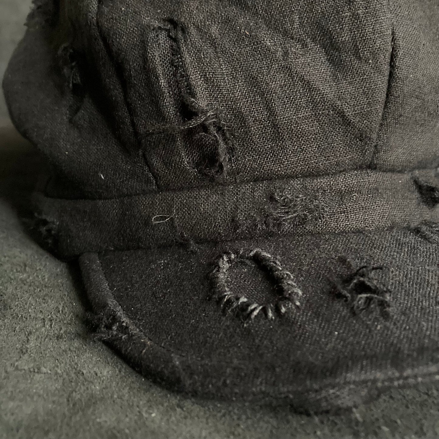 Black linen damage  casquette(brim core)