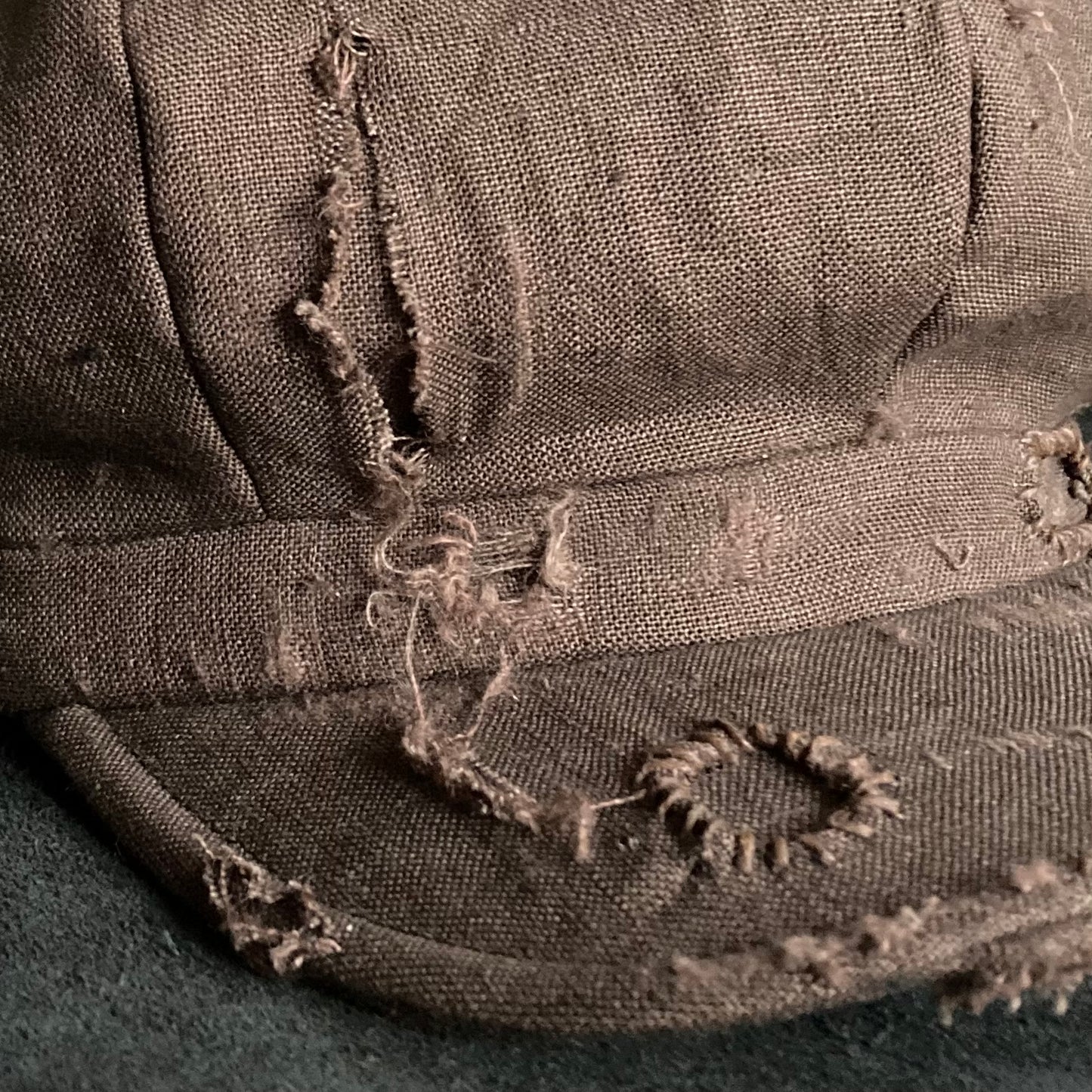 Brown linen damage  casquette(brim core)