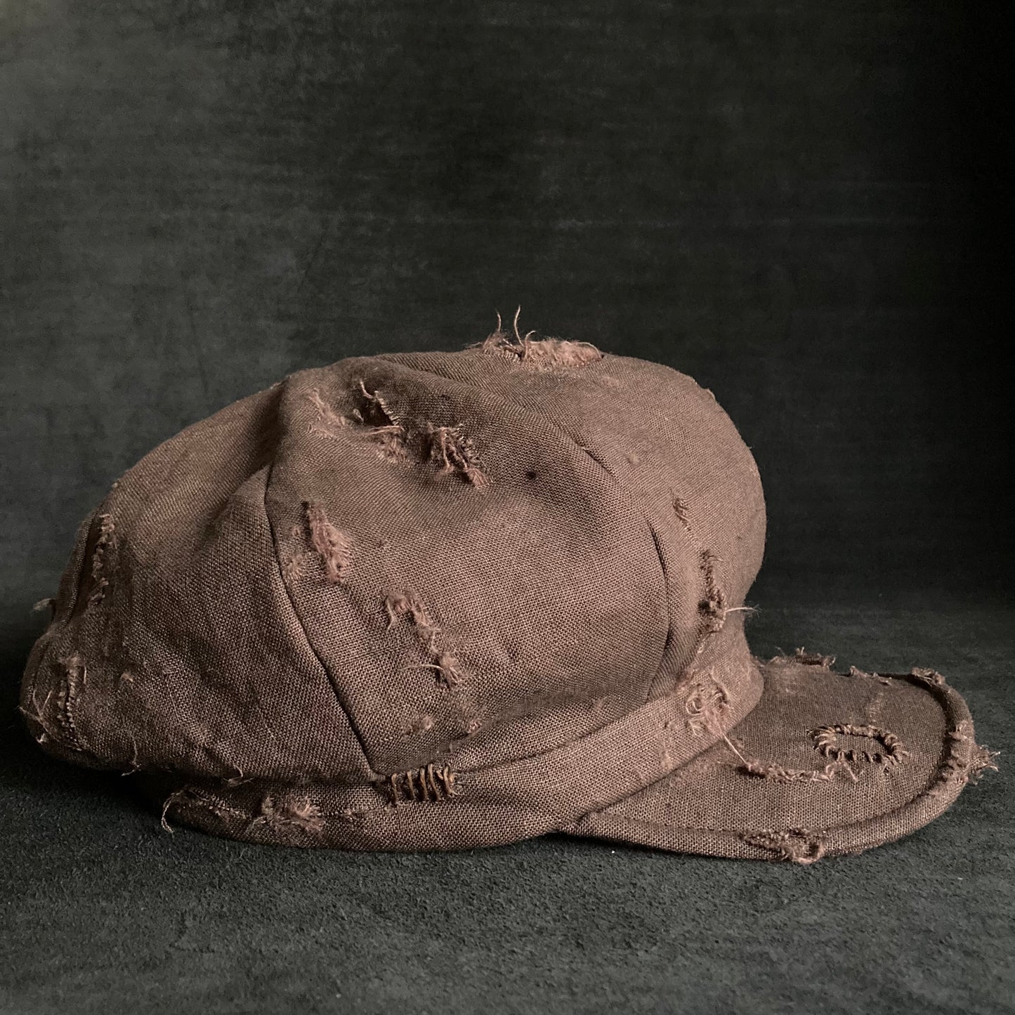 Brown linen damage  casquette(brim core)