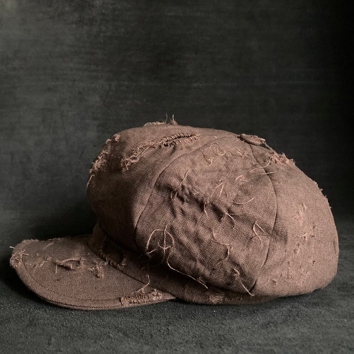 Brown linen damage  casquette(brim core)