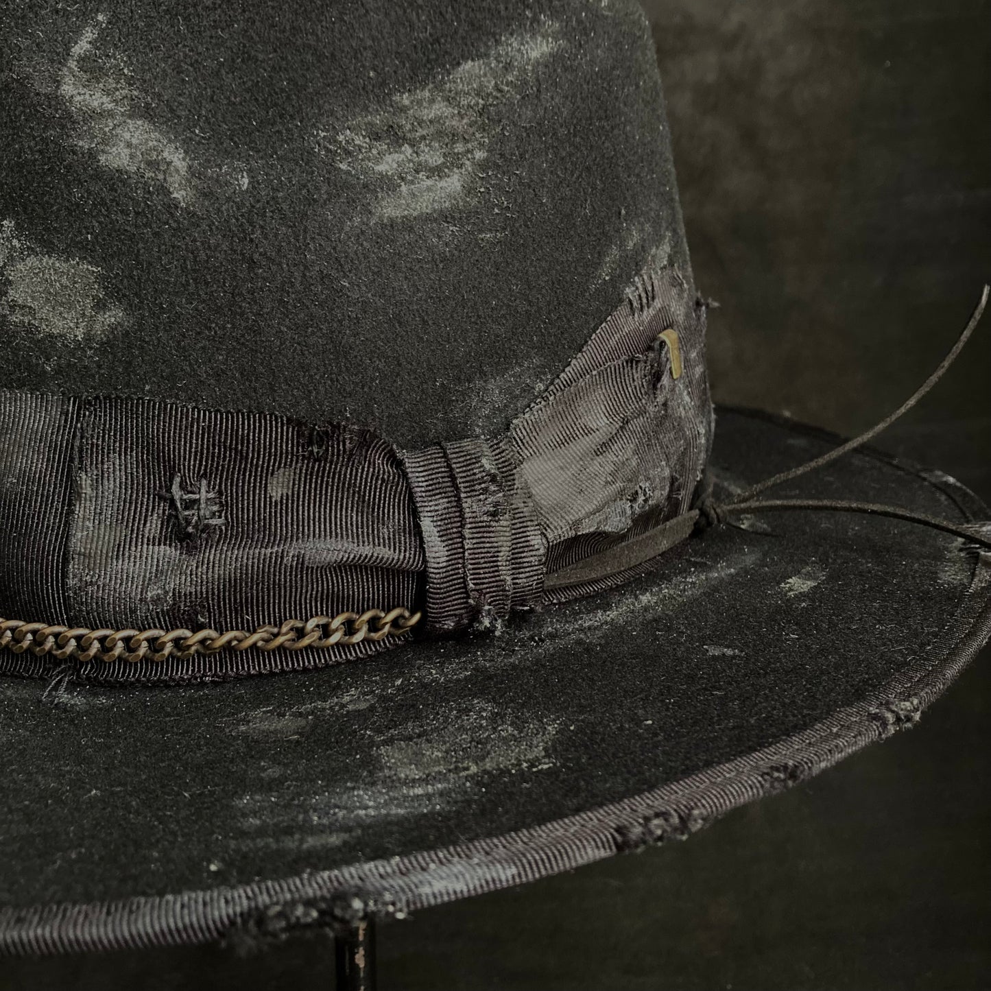 Stain paint western chain hat