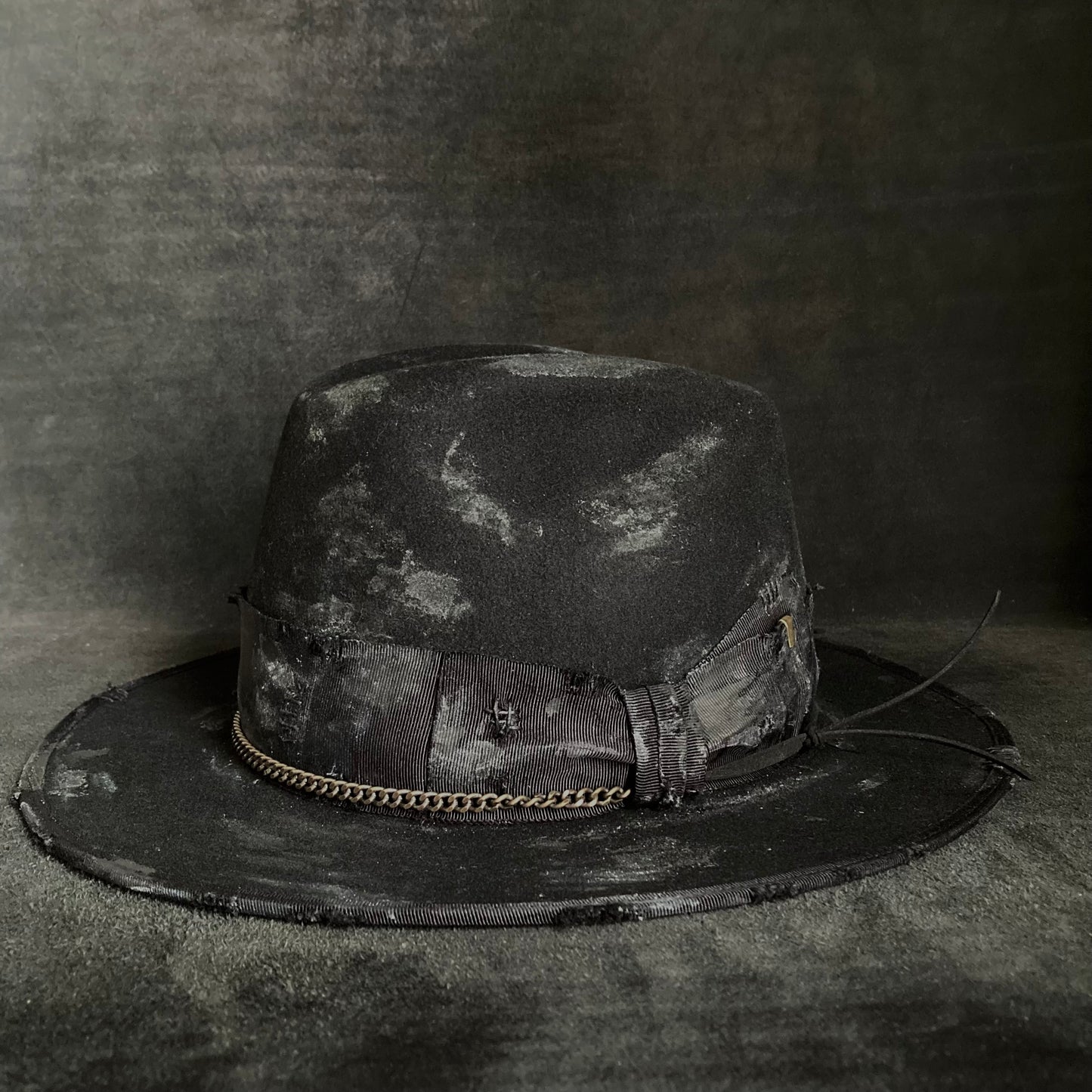 Stain paint western chain hat