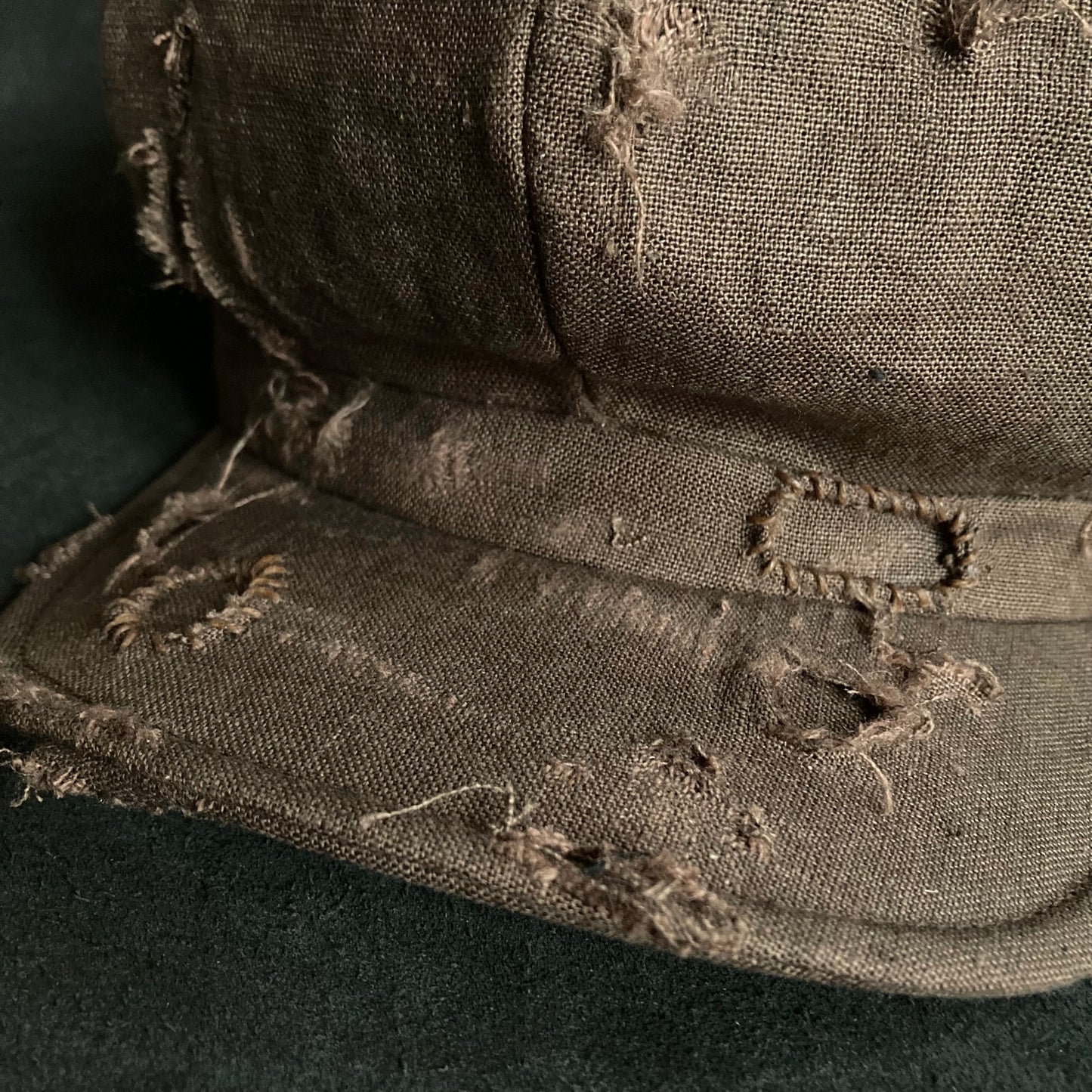 Brown linen damage  casquette(brim core)