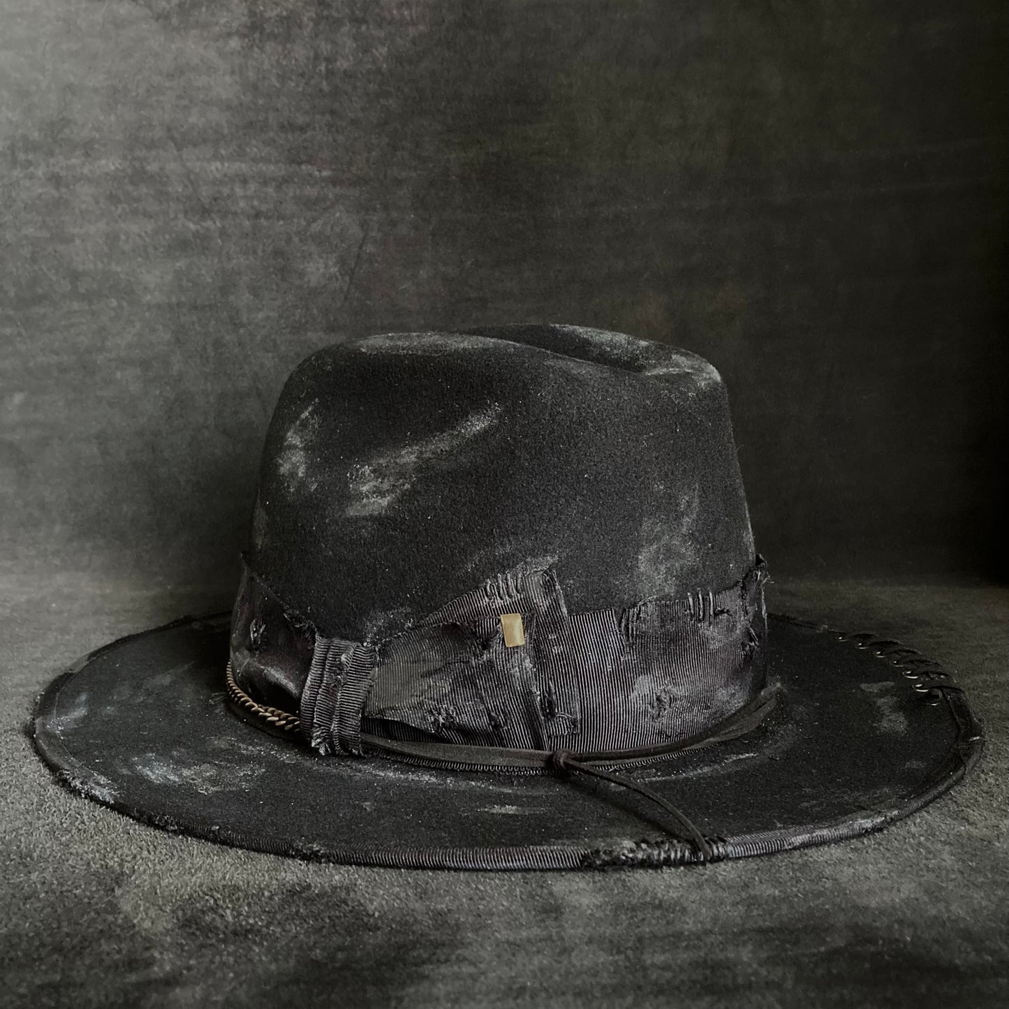 Stain paint western chain hat