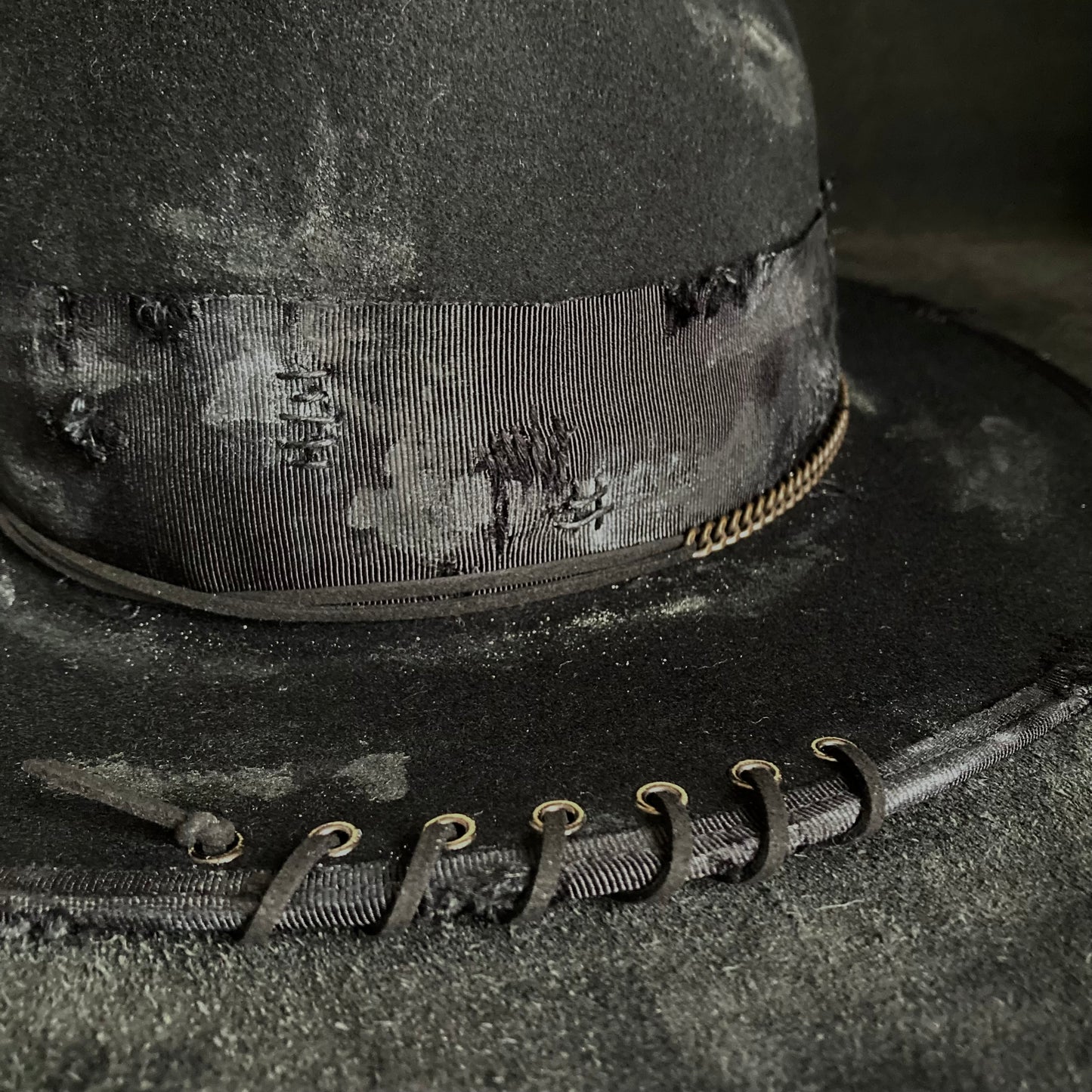 Stain paint western chain hat