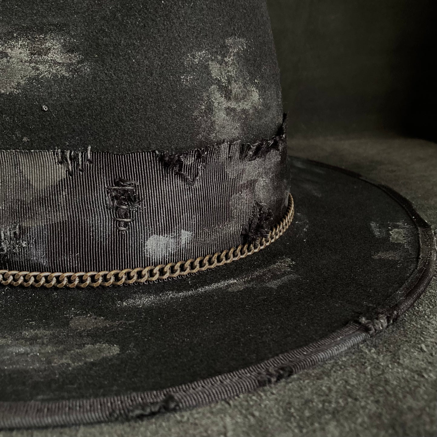Stain paint western chain hat