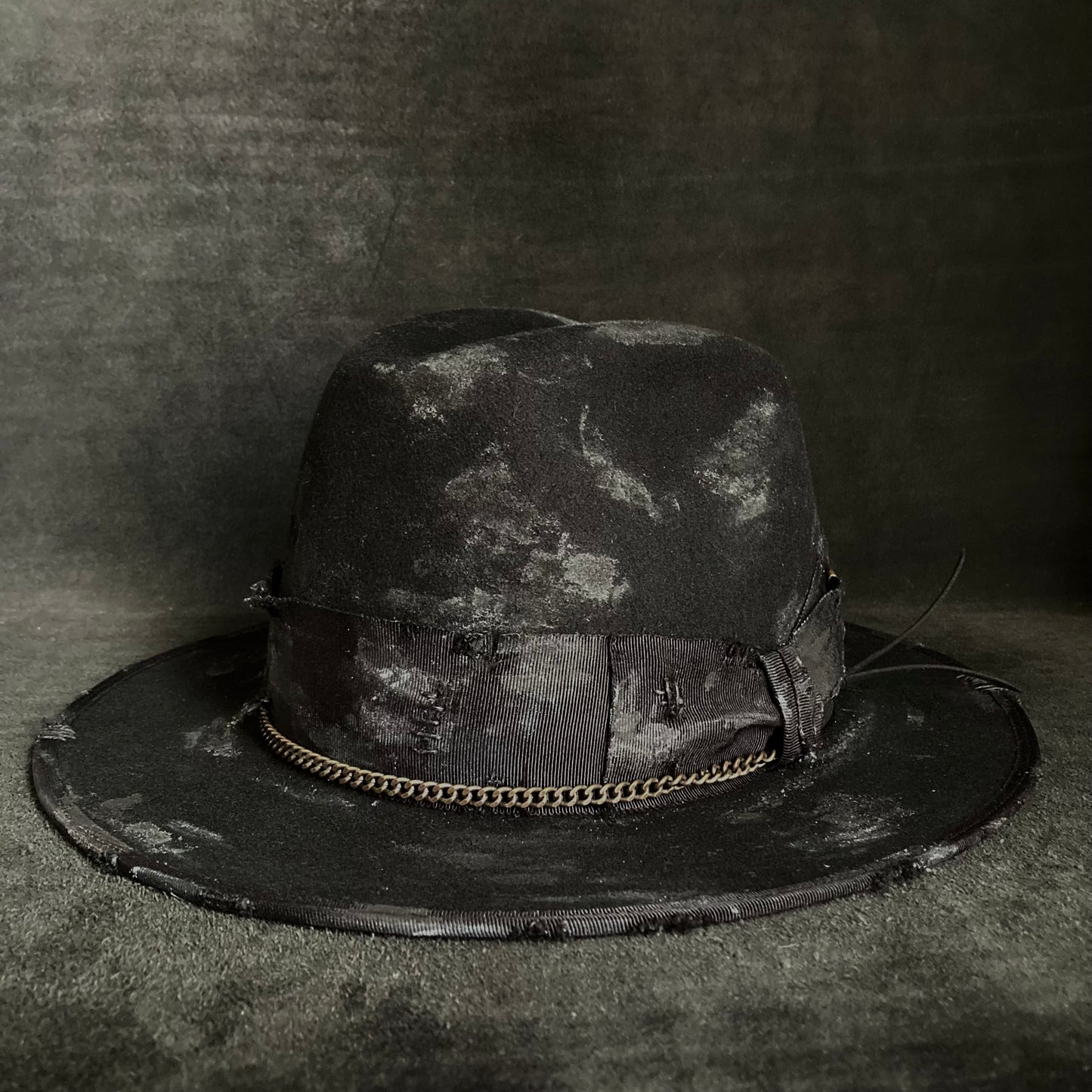 Stain paint western chain hat
