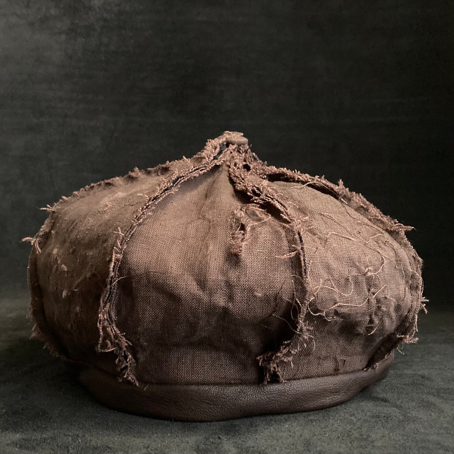 Brown linen stitching beret