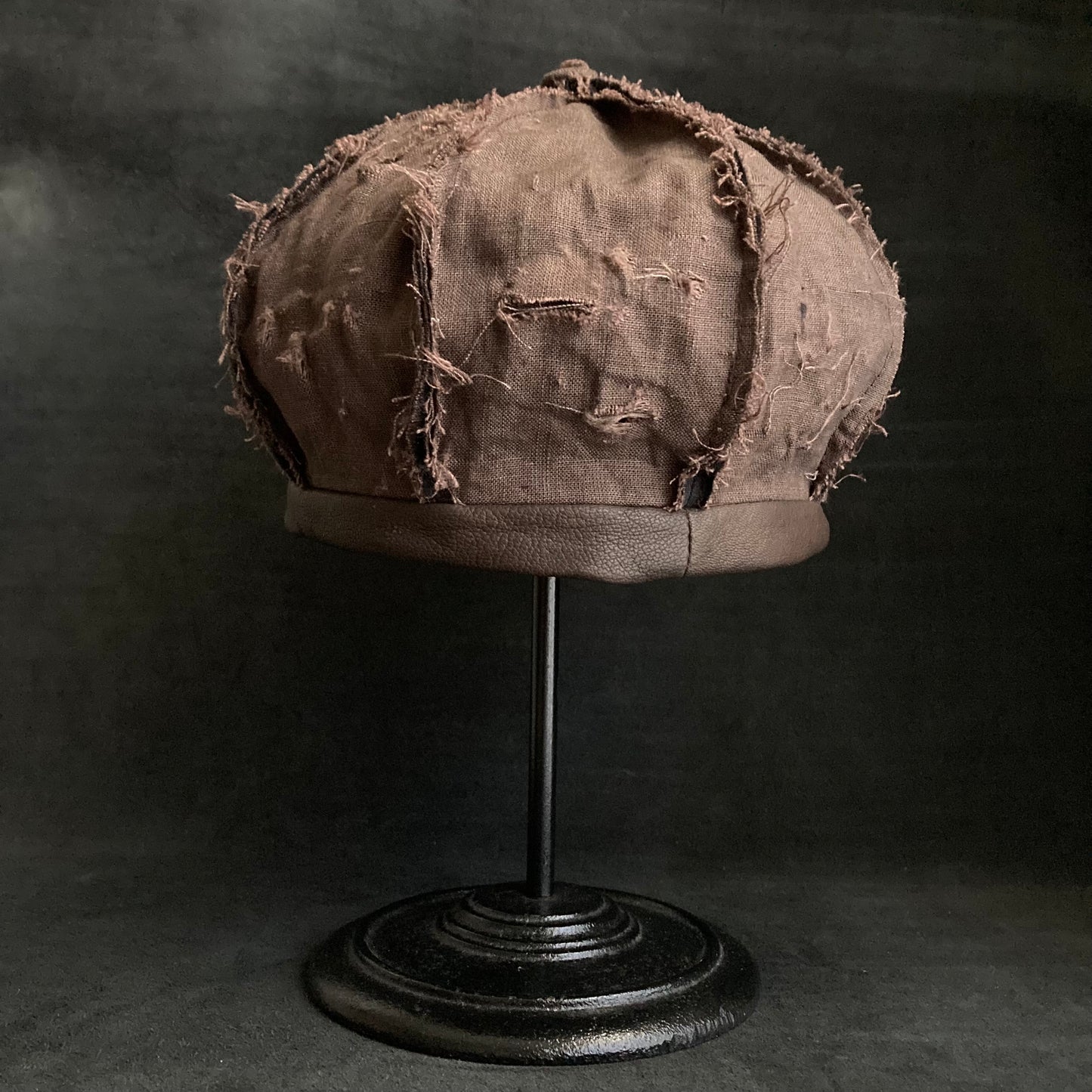 Brown linen stitching beret