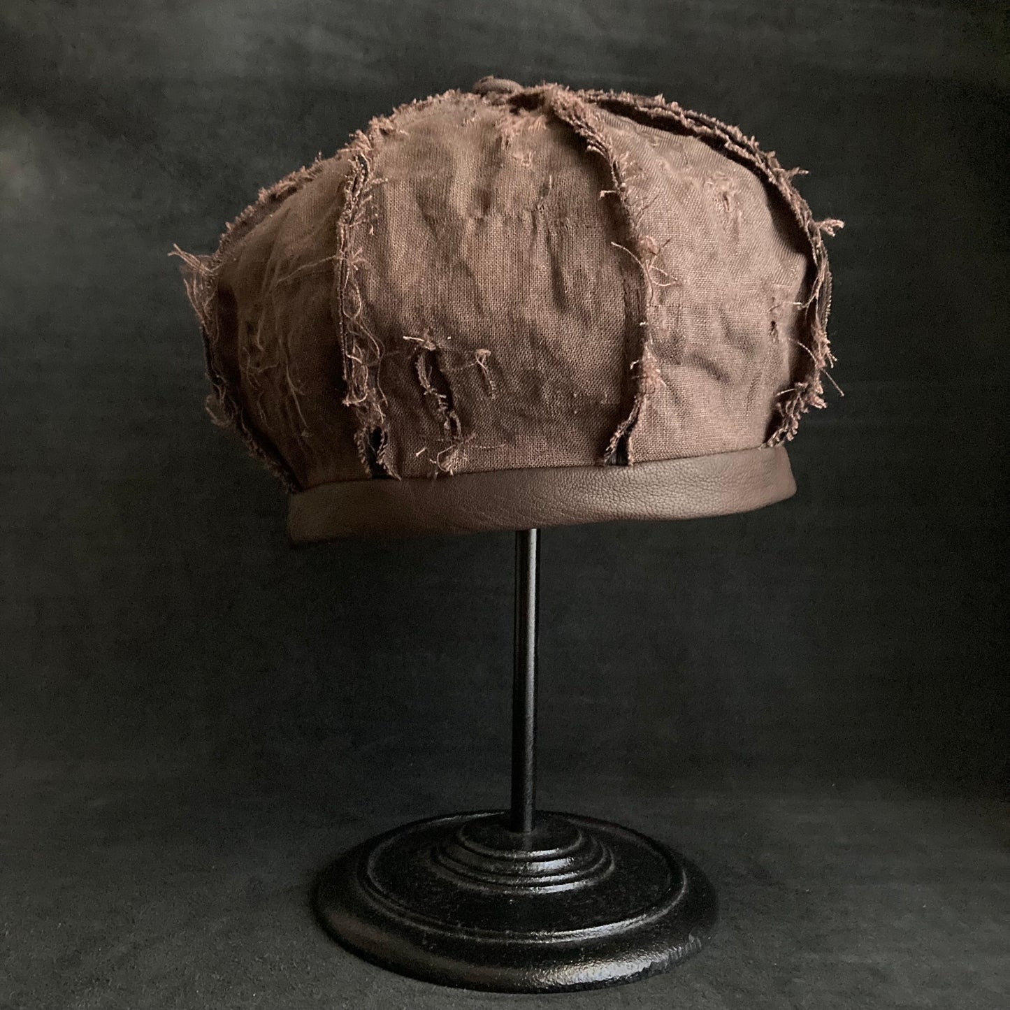 Brown linen stitching beret