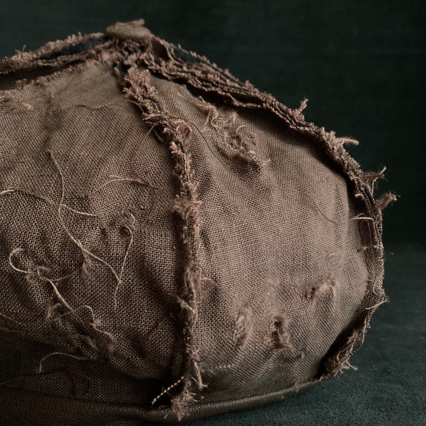 Brown linen stitching beret