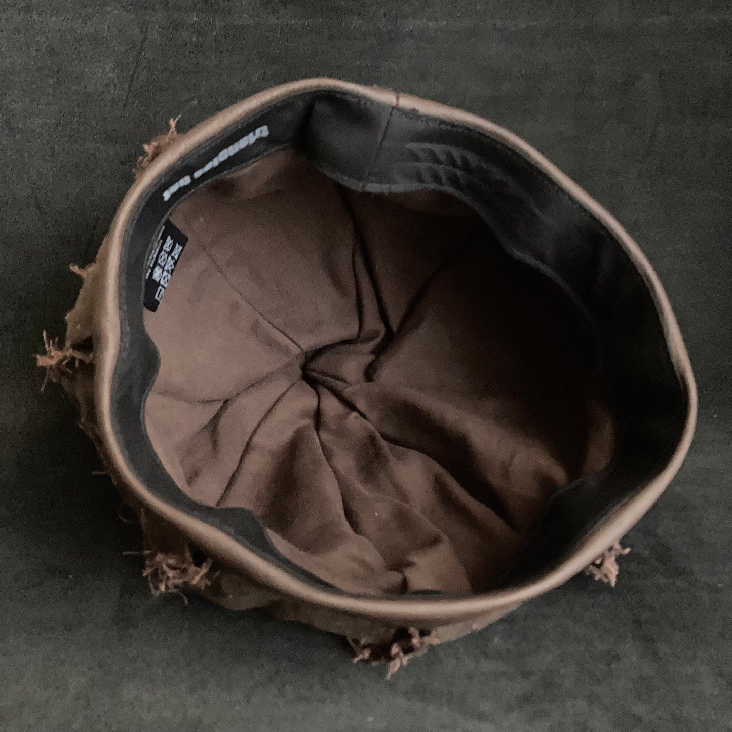 Brown linen stitching beret