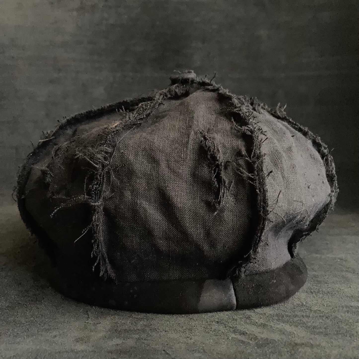 Black linen stitching beret